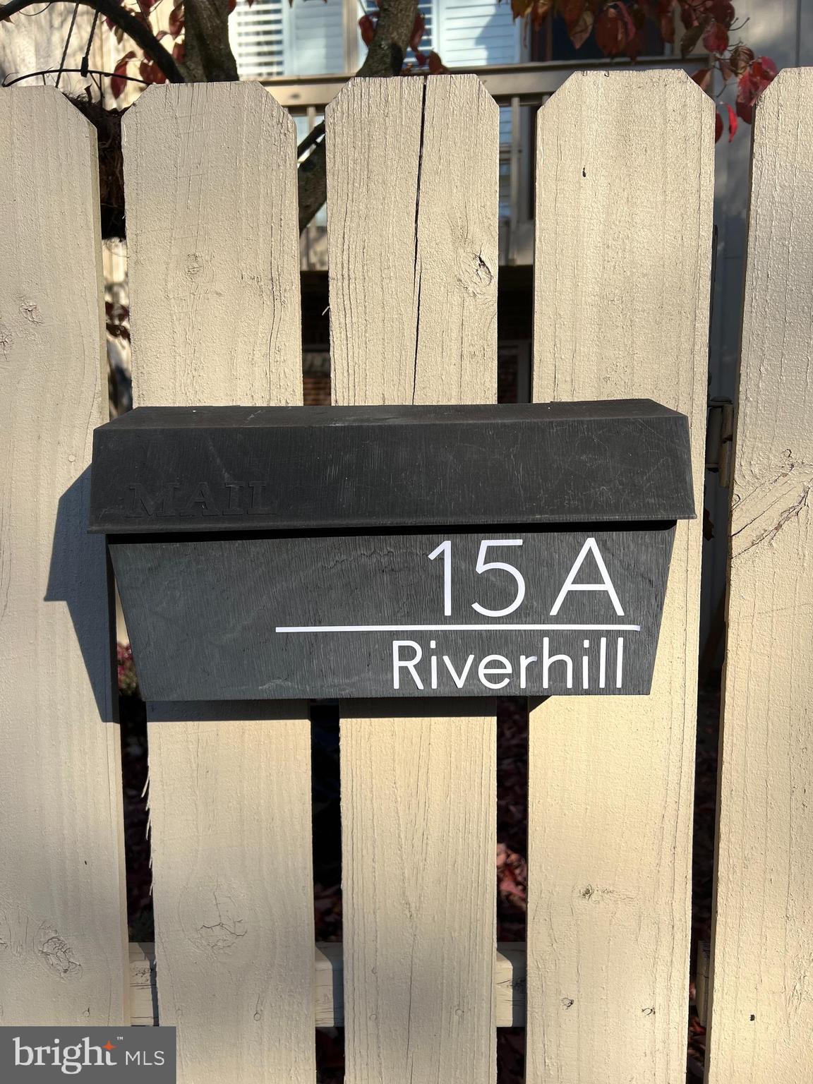 15a Riverhill