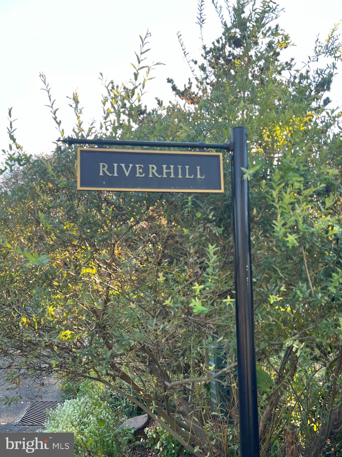 15a Riverhill