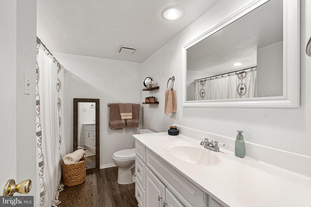45 B Darien