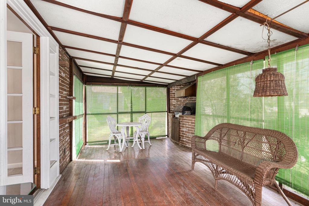294 Poplar Rd