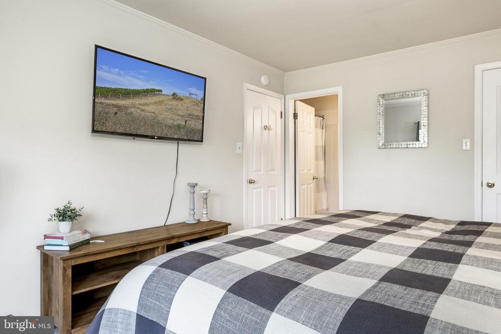 208 Remington Ct