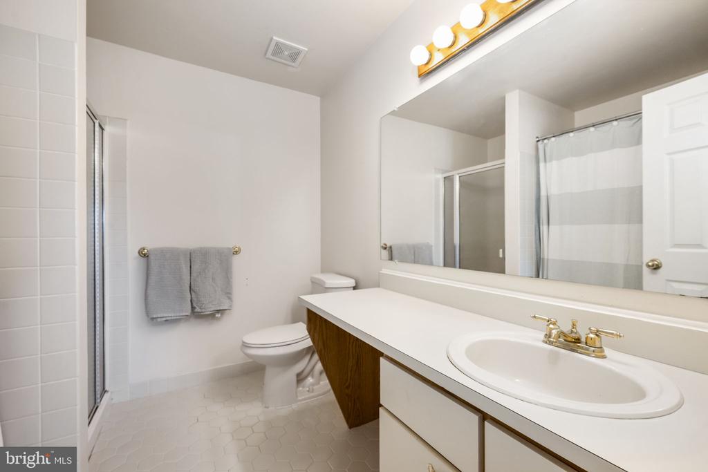 208 Remington Ct