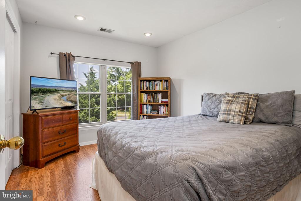 208 Remington Ct