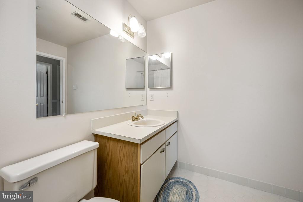 208 Remington Ct