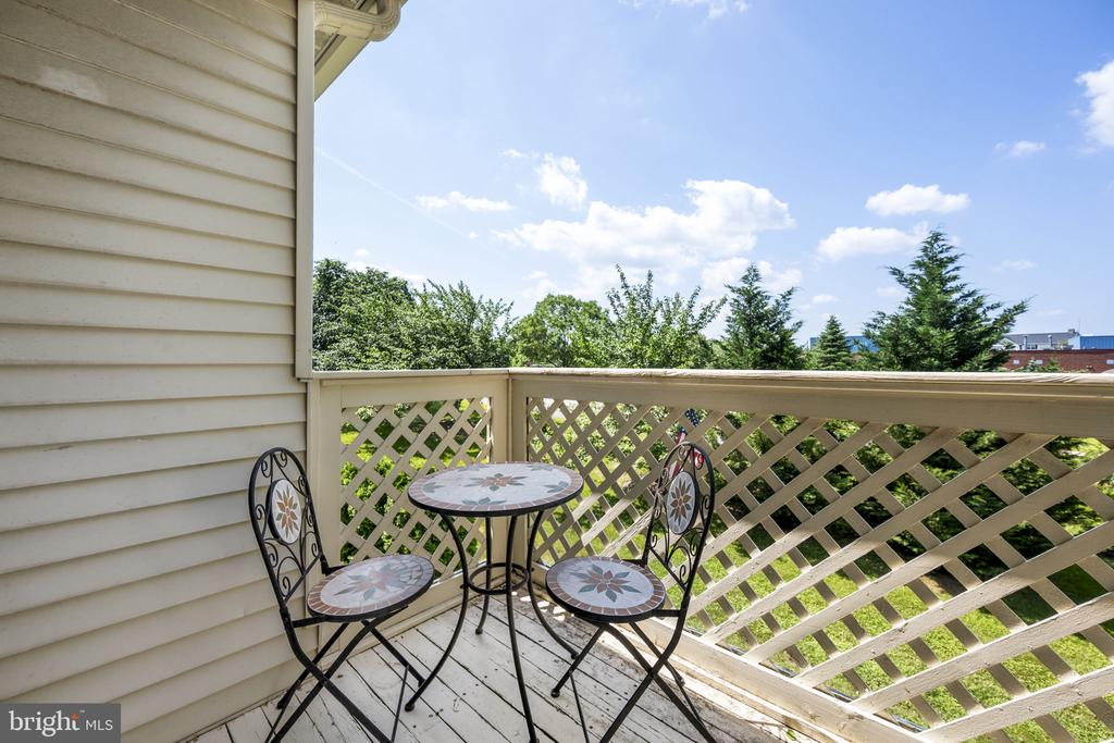 208 Remington Ct