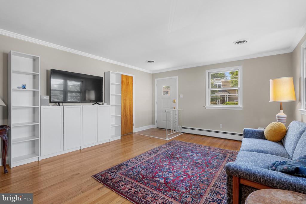 466 LINDEN AVENUE