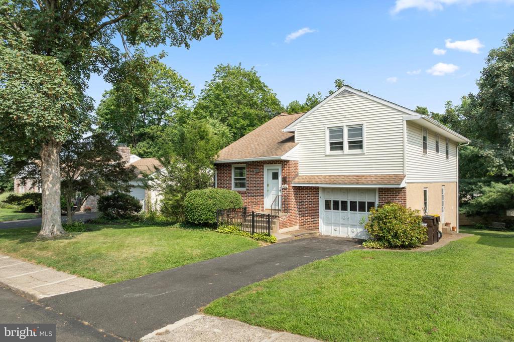 466 LINDEN AVENUE