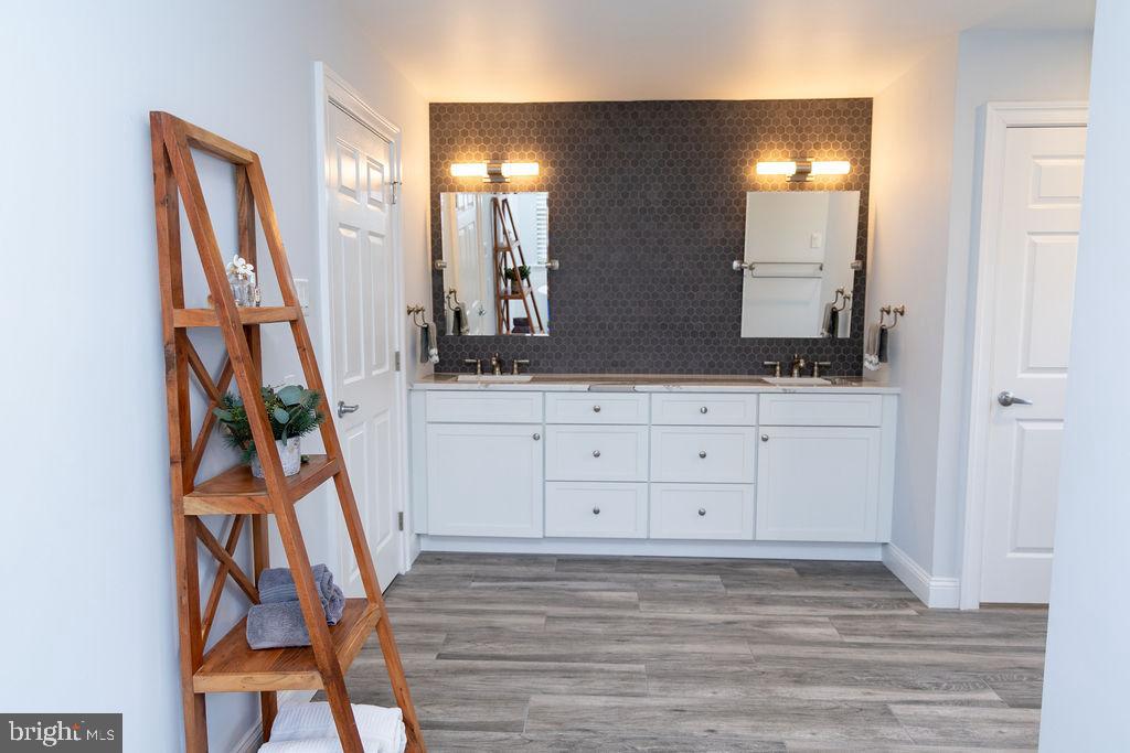814 SYDNI COURT