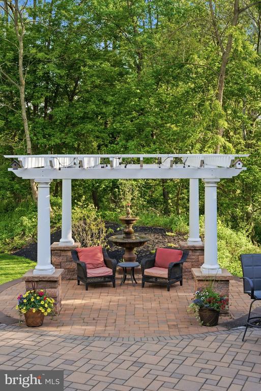 250 ROCKSVILLE ROAD