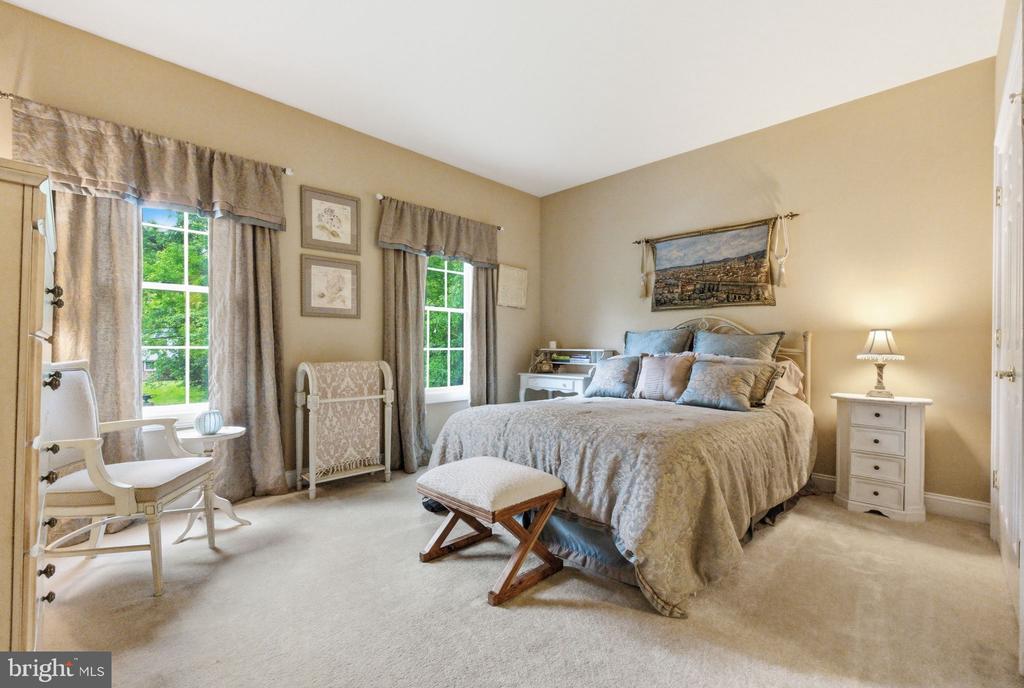 250 ROCKSVILLE ROAD