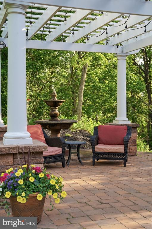 250 ROCKSVILLE ROAD