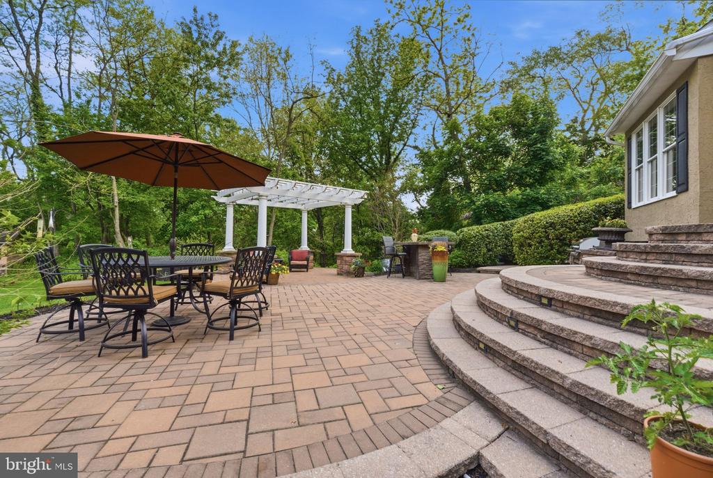 250 ROCKSVILLE ROAD