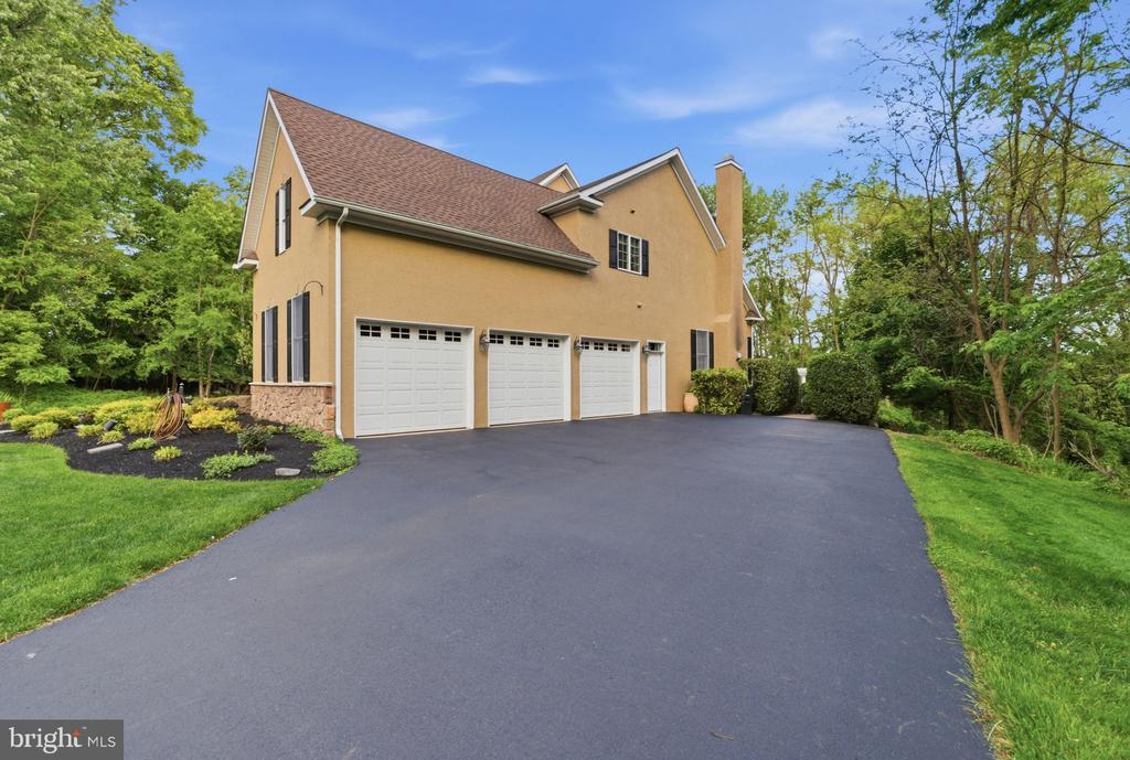 250 ROCKSVILLE ROAD
