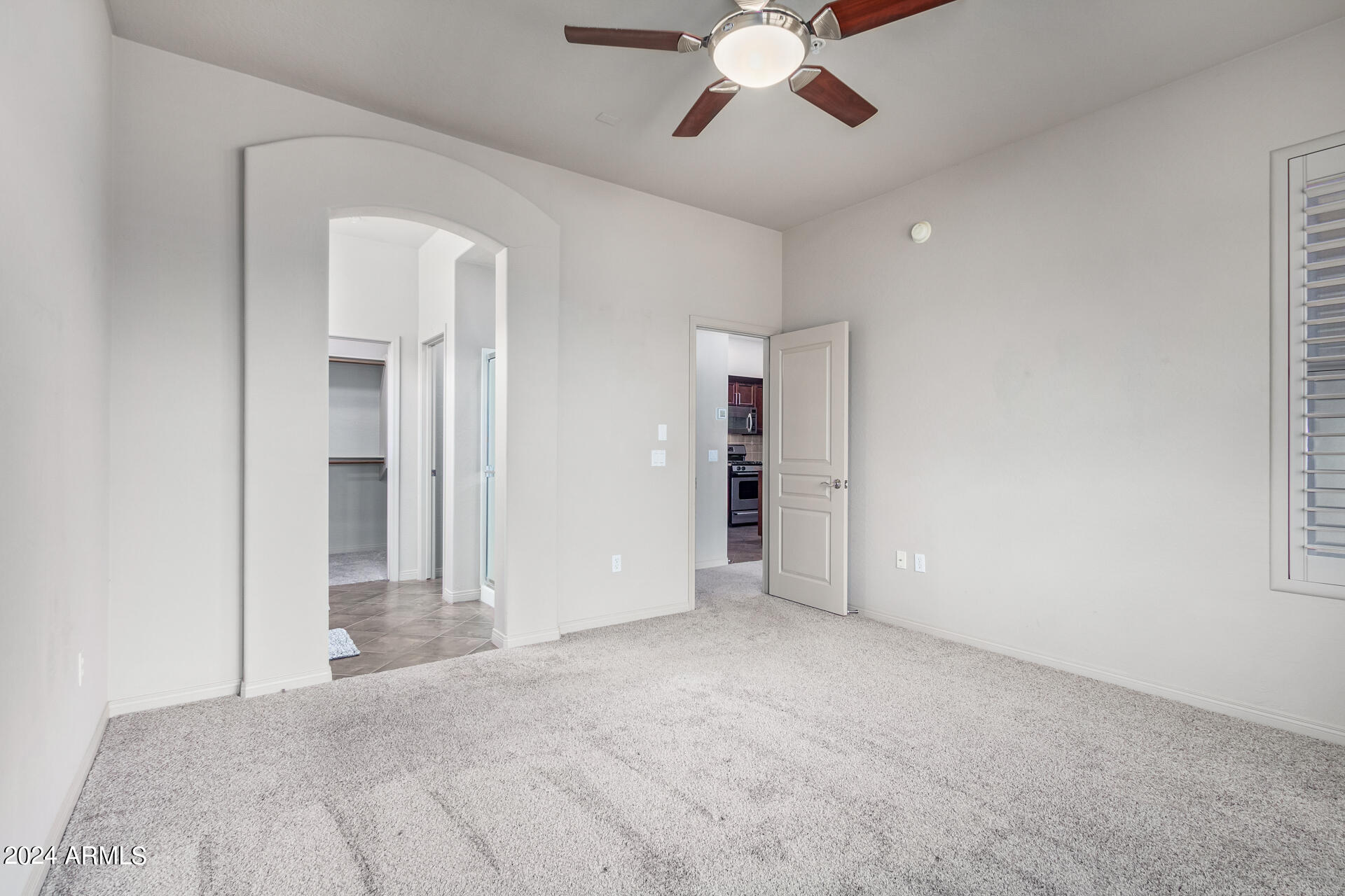 19475 N GRAYHAWK Drive, 2102