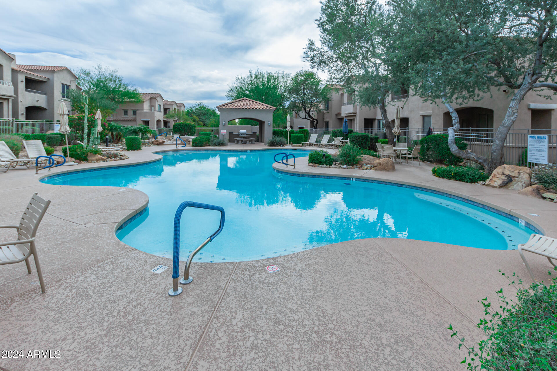 19475 N GRAYHAWK Drive, 2102