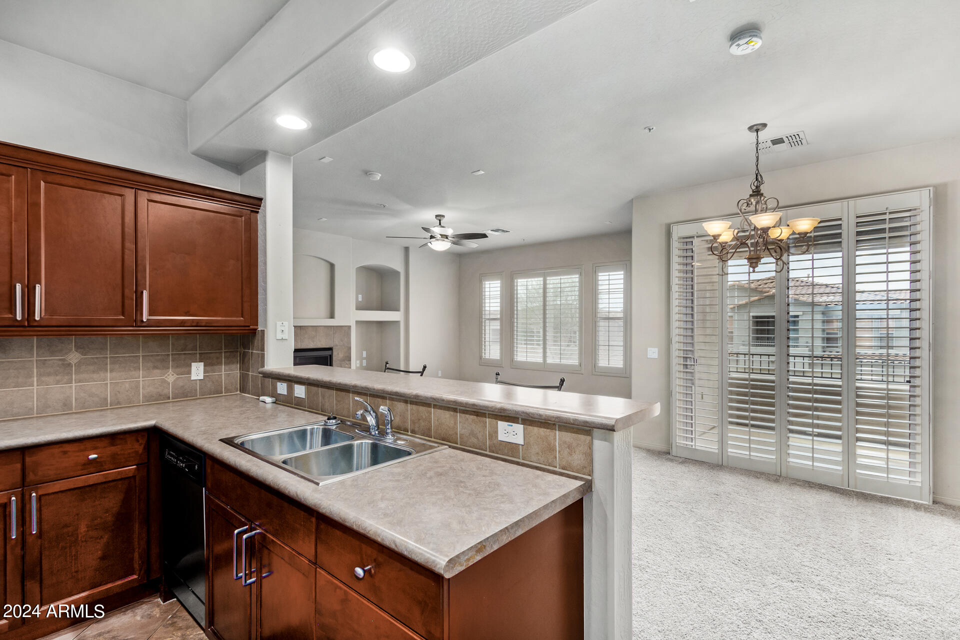 19475 N GRAYHAWK Drive, 2102