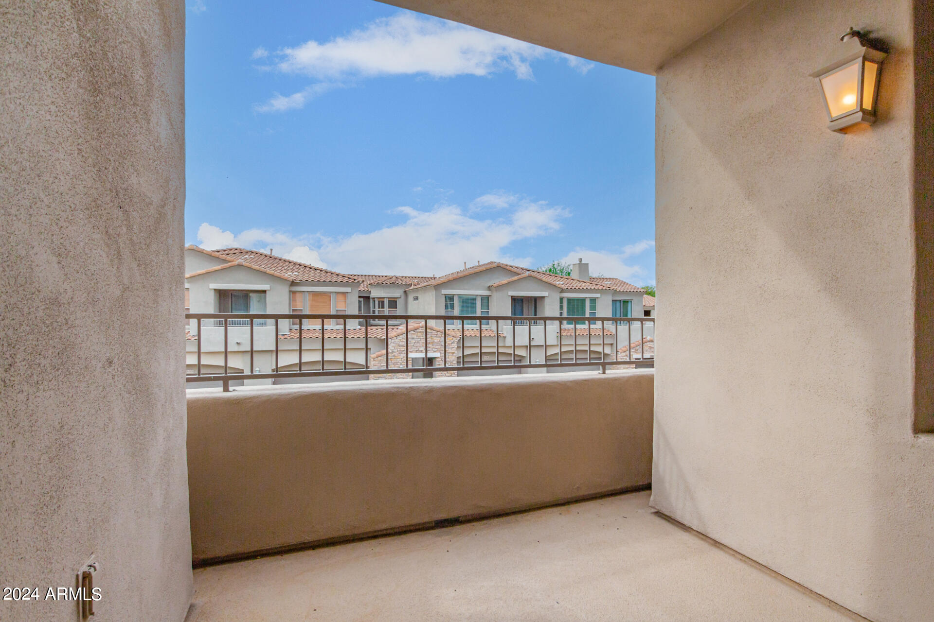 19475 N GRAYHAWK Drive, 2102