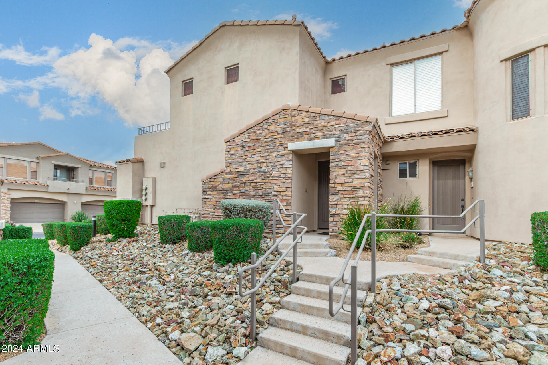 19475 N GRAYHAWK Drive, 2102