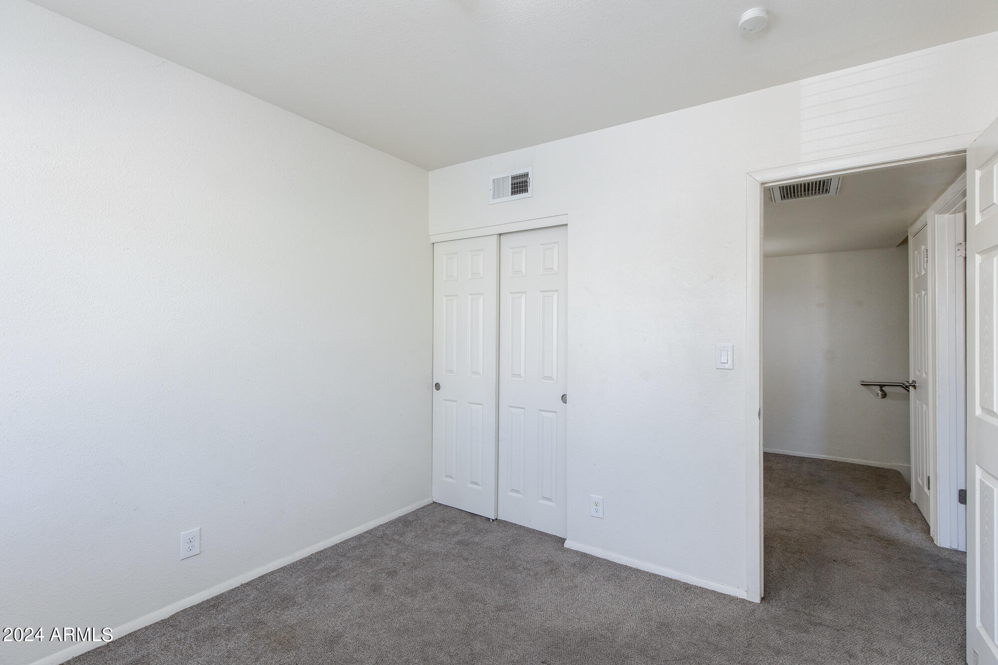 1209 E TOWNLEY Avenue