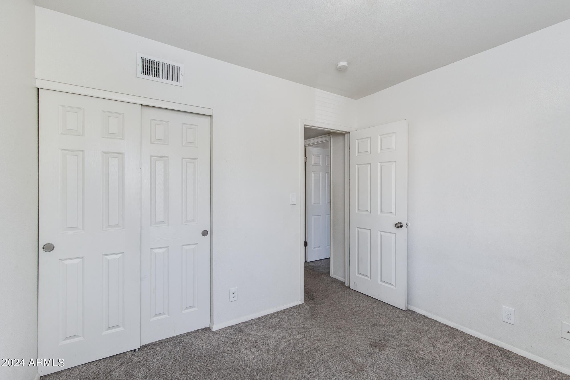 1209 E TOWNLEY Avenue