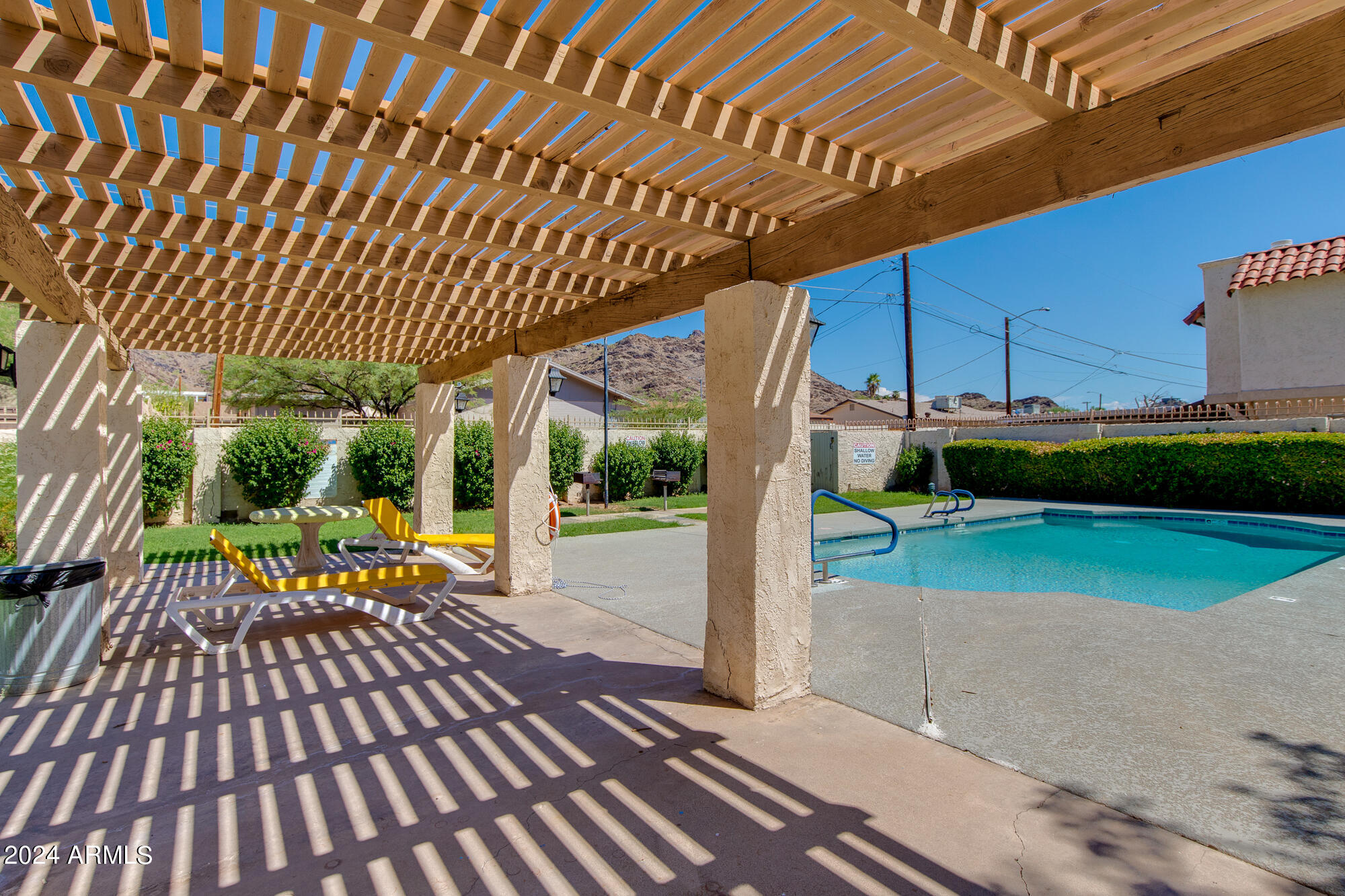 1209 E TOWNLEY Avenue