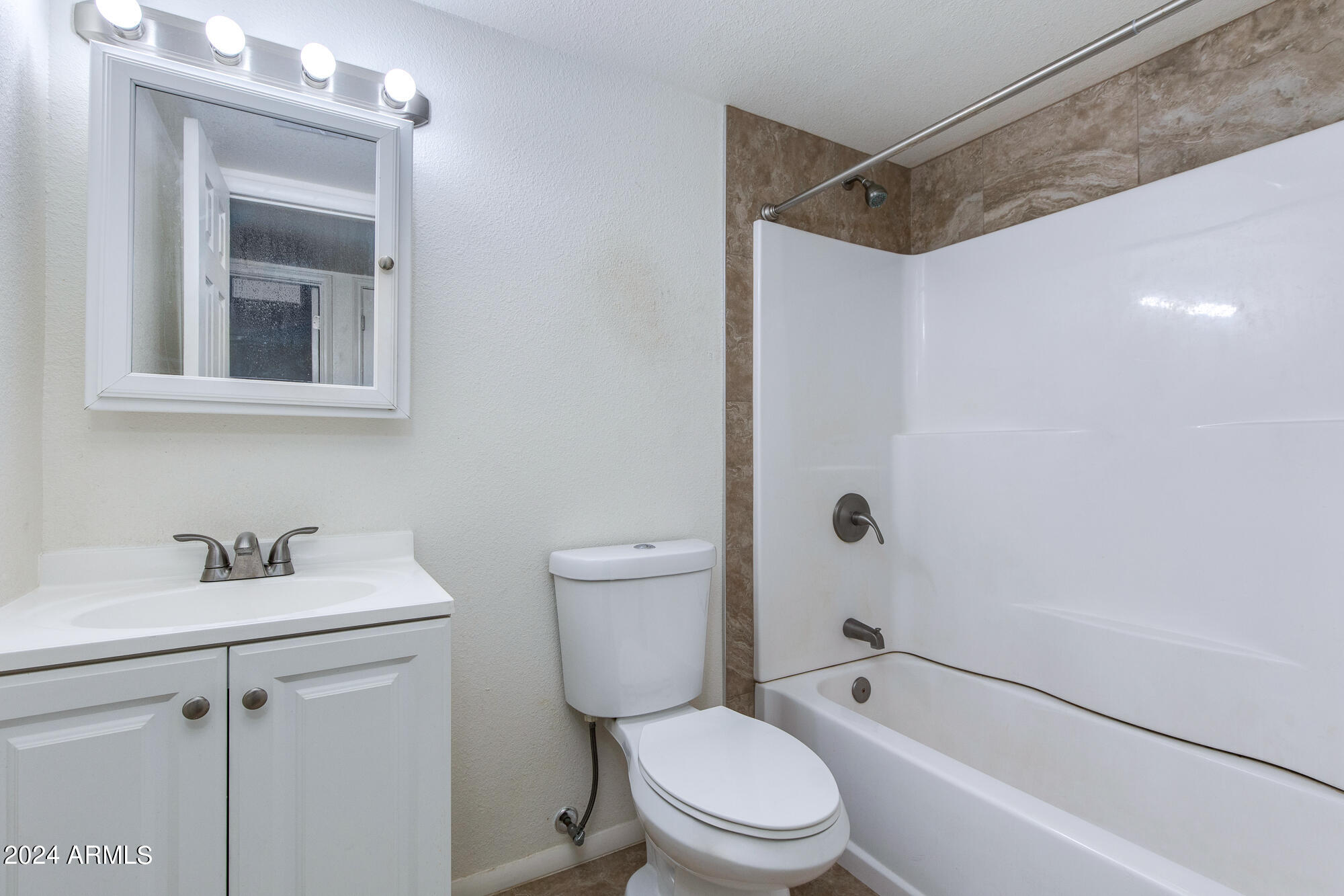 1209 E TOWNLEY Avenue