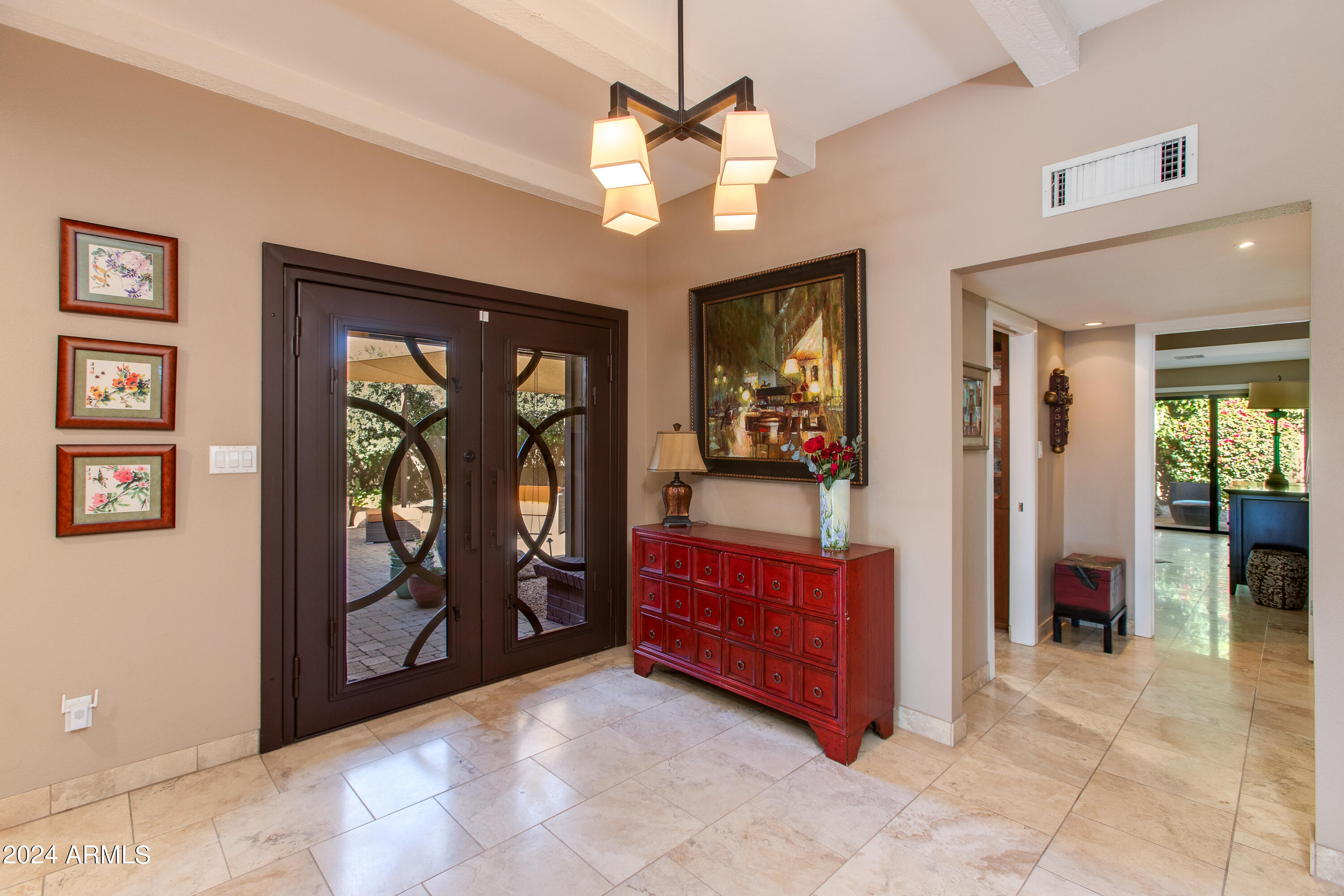 2044 E PASADENA Avenue