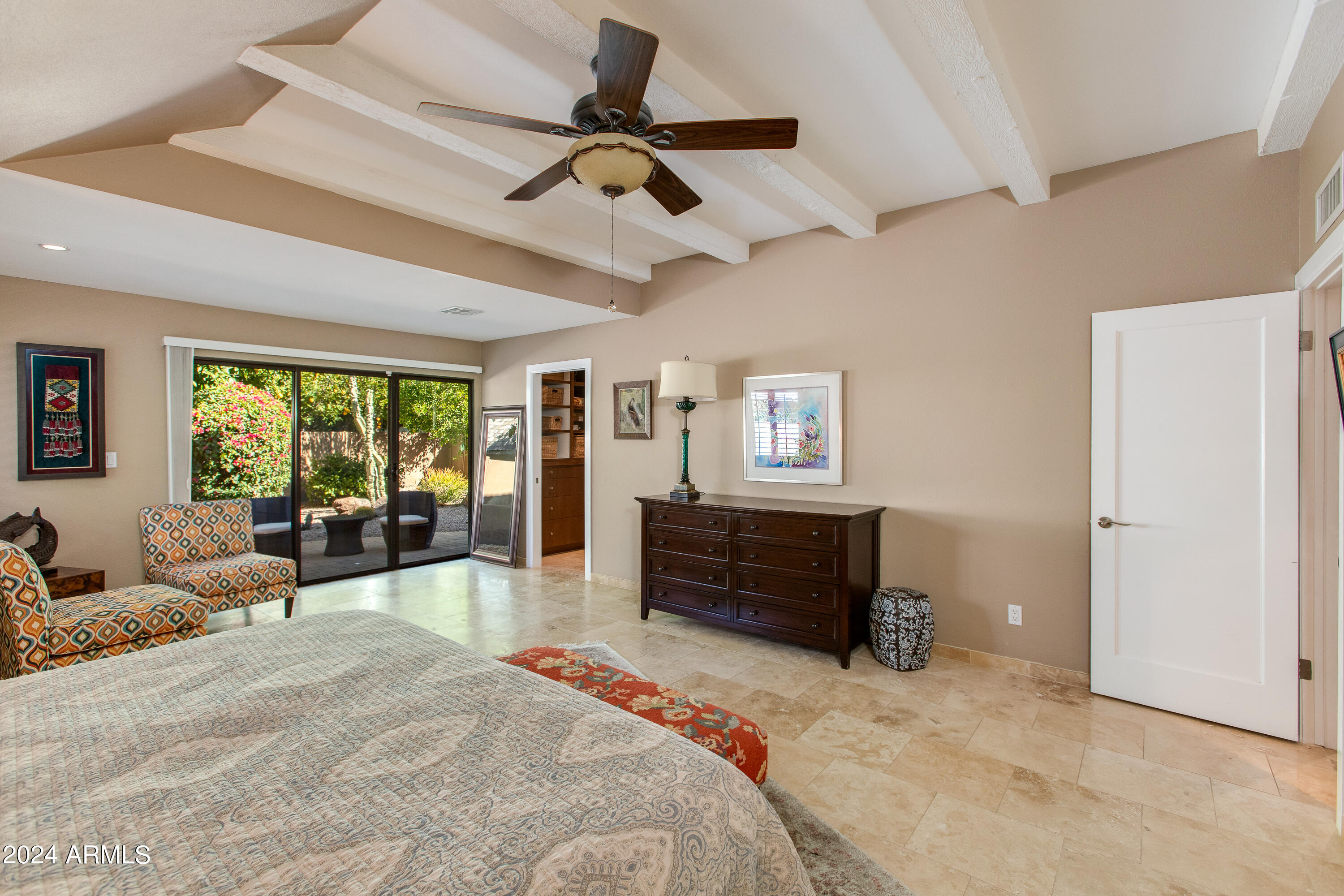 2044 E PASADENA Avenue