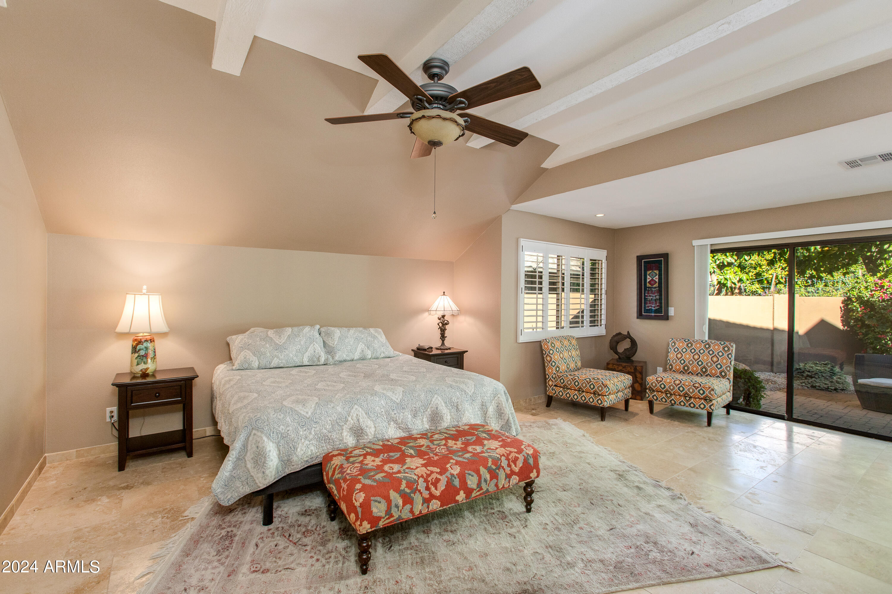 2044 E PASADENA Avenue