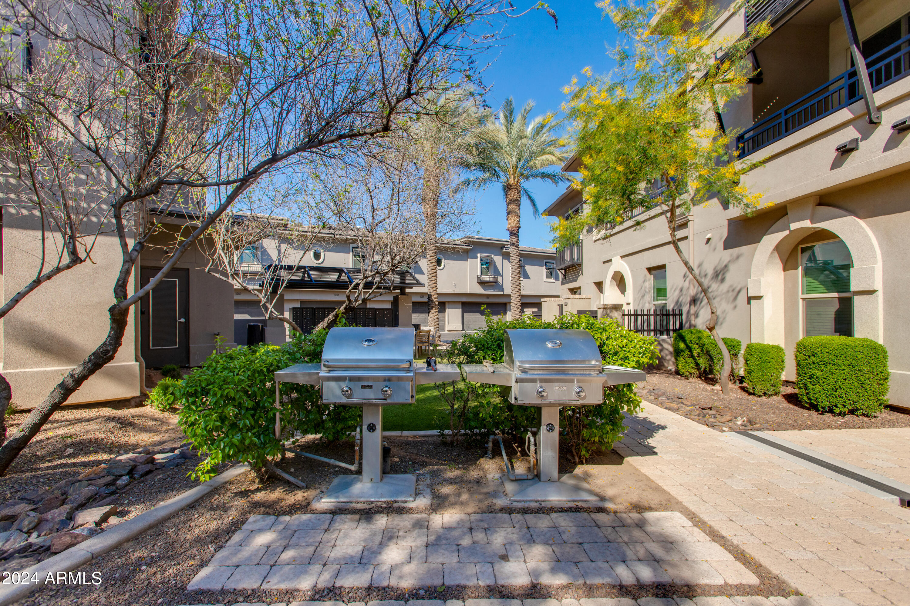 6565 E THOMAS Road, 1142