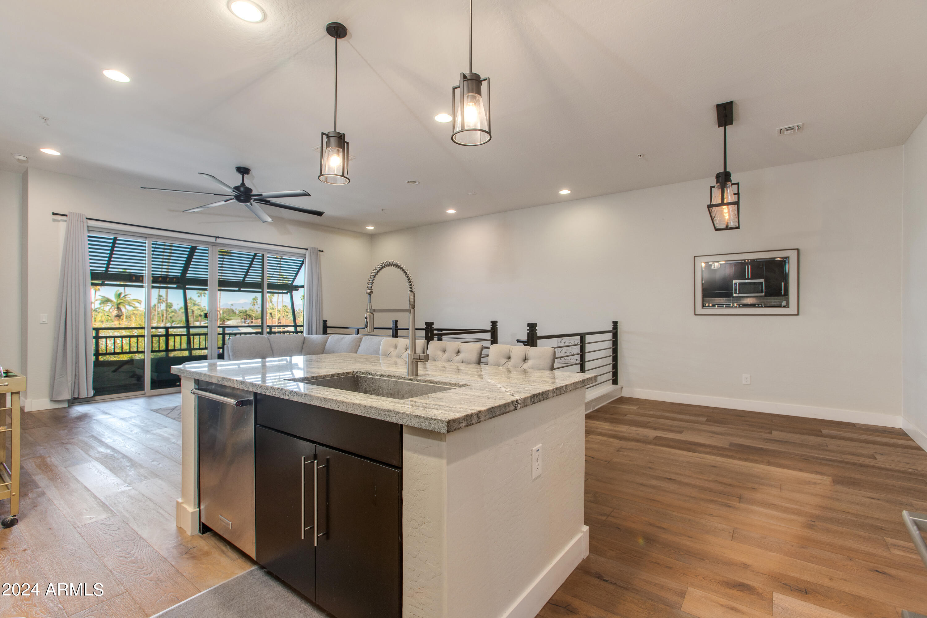 6565 E THOMAS Road, 1142