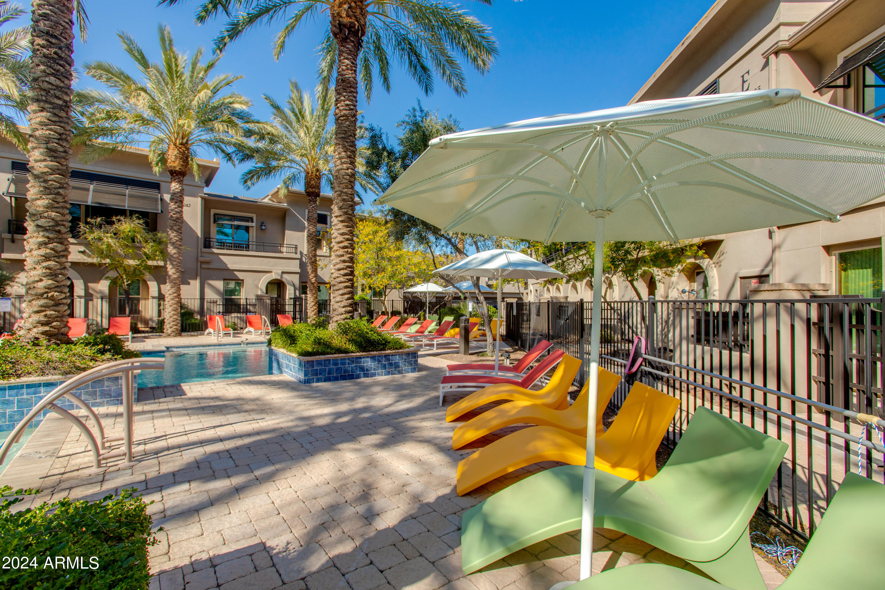 6565 E THOMAS Road, 1142