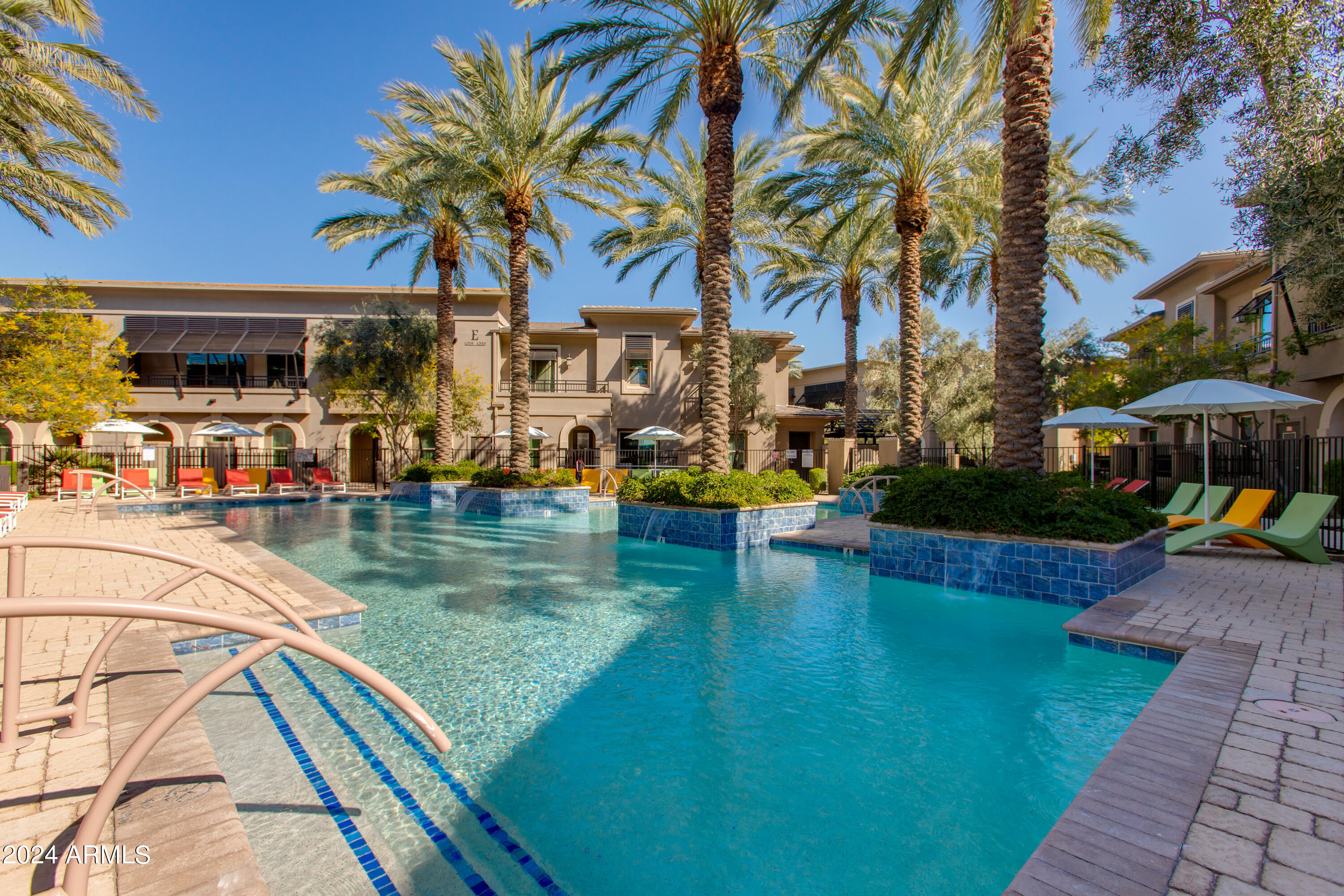 6565 E THOMAS Road, 1142