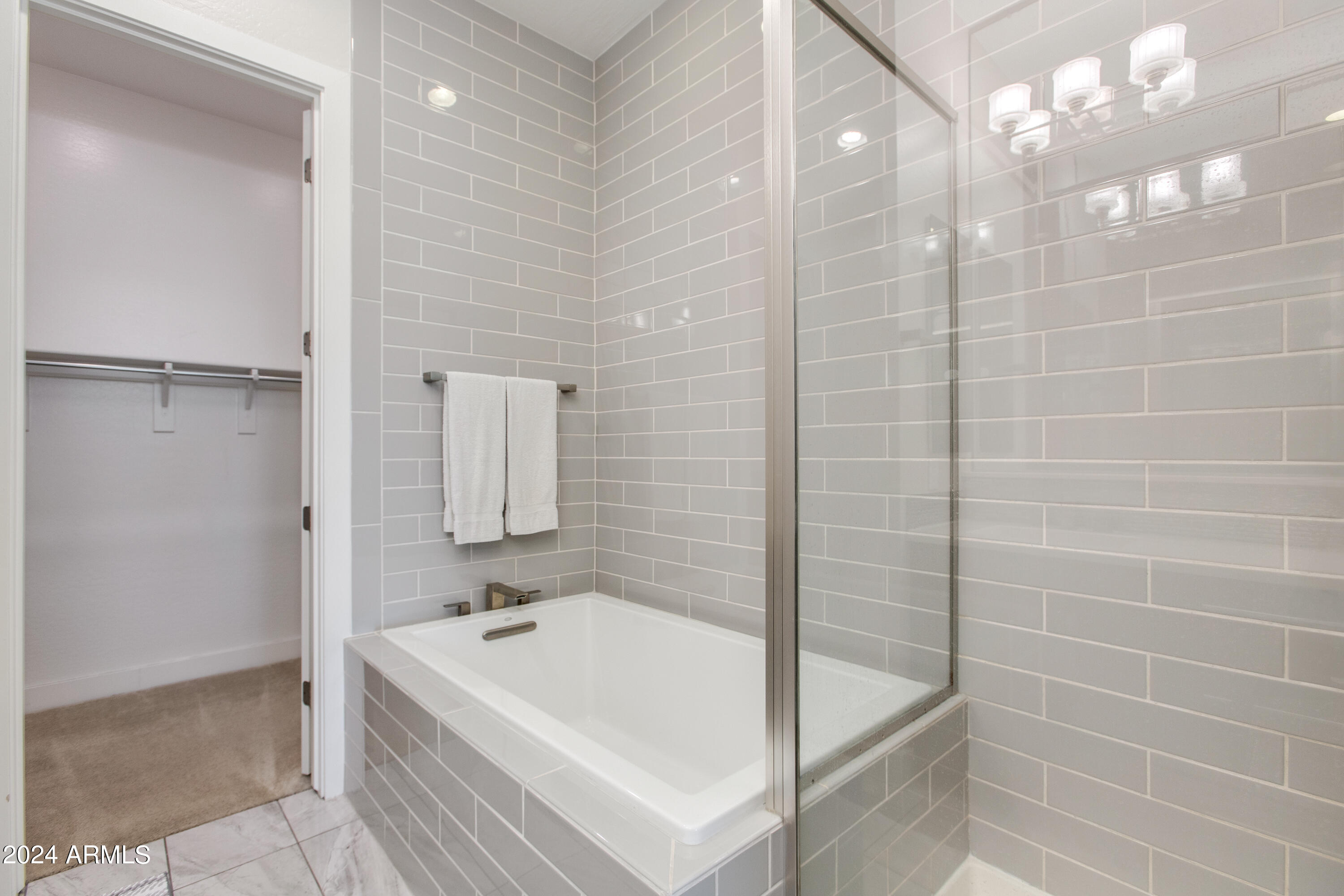 6565 E THOMAS Road, 1142