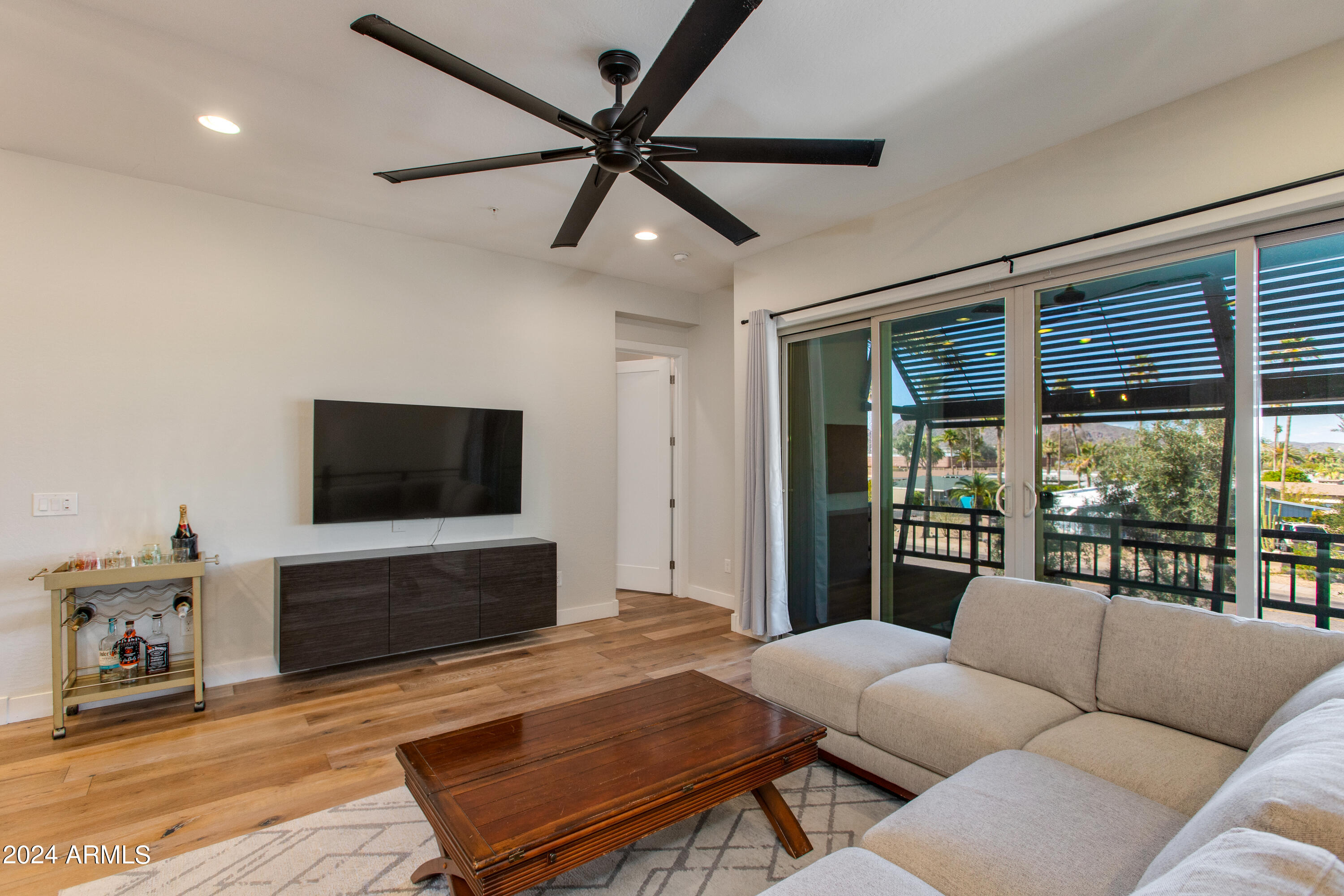 6565 E THOMAS Road, 1142