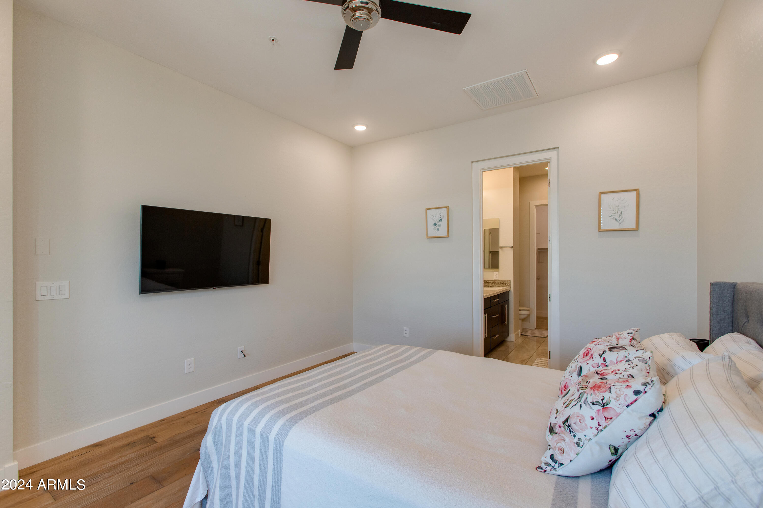 6565 E THOMAS Road, 1142