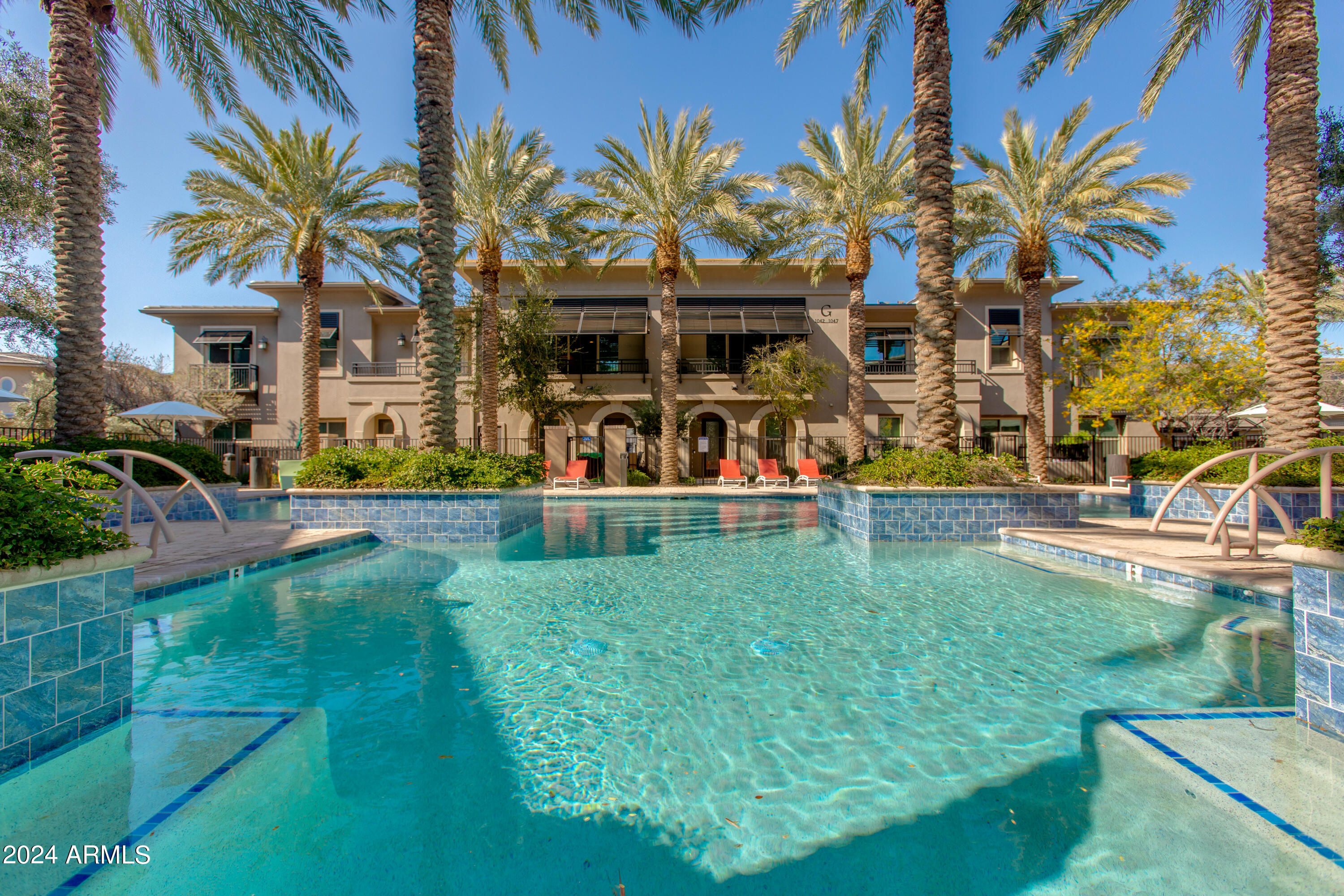 6565 E THOMAS Road, 1142