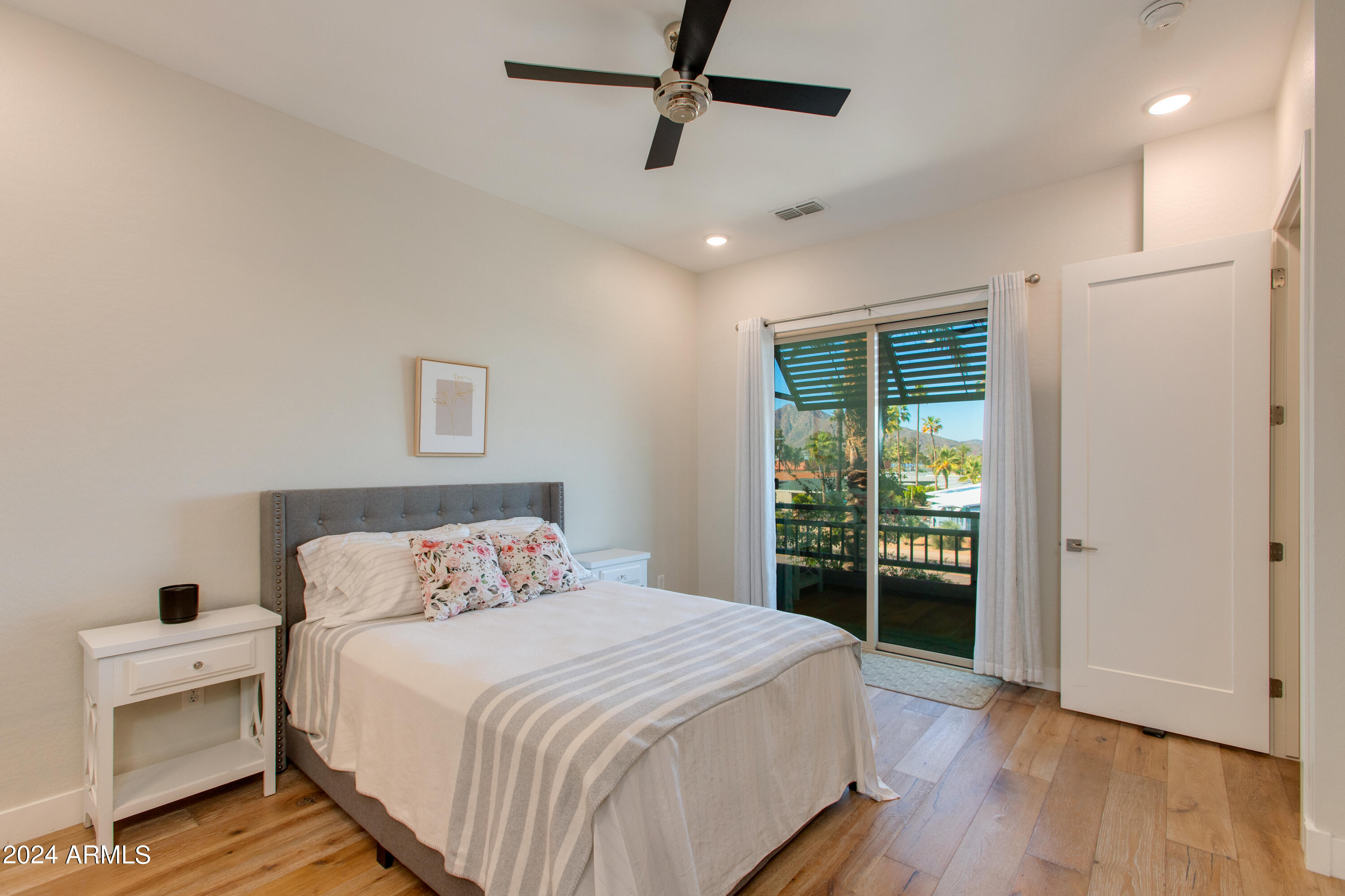 6565 E THOMAS Road, 1142