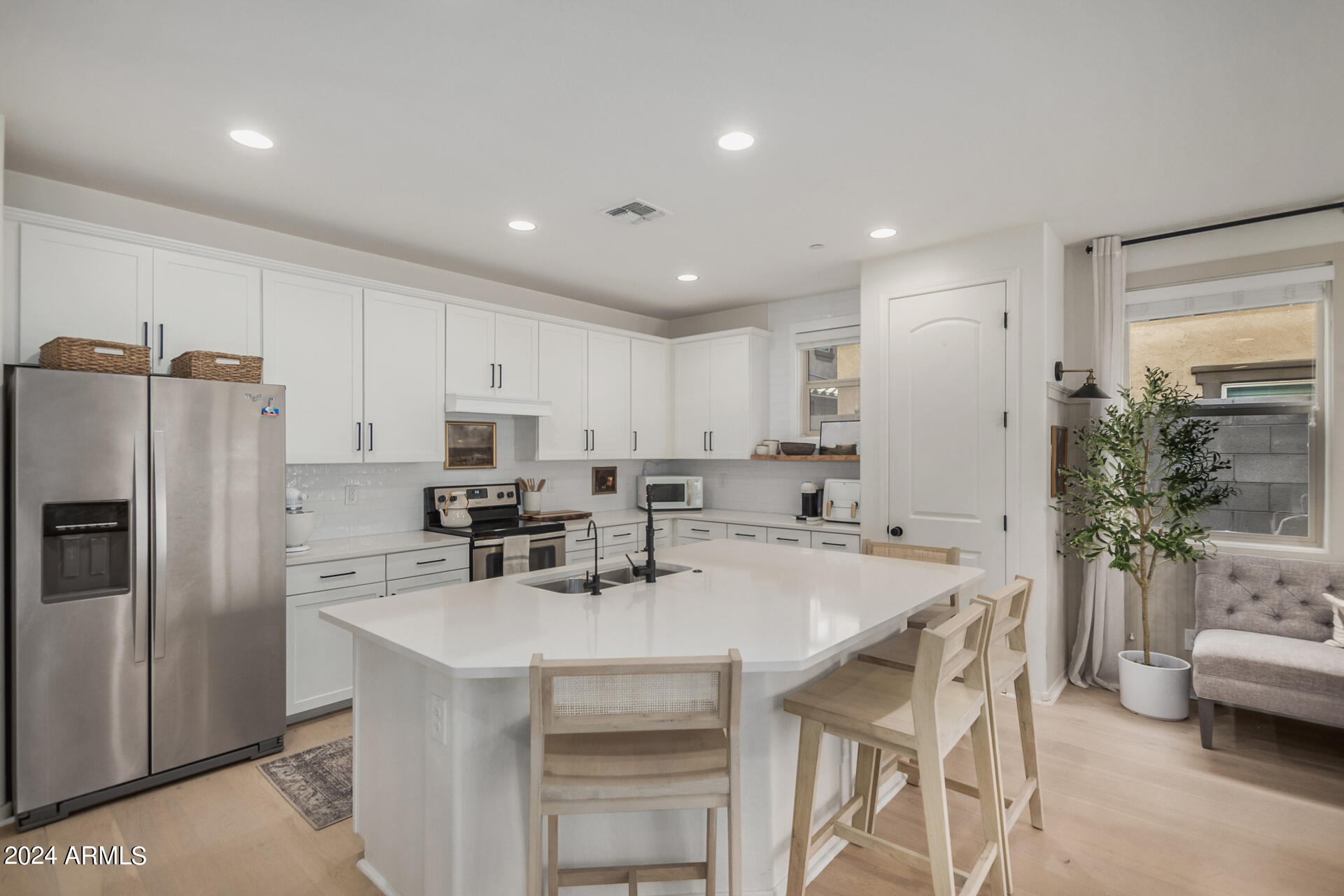 4648 E TIERRA BUENA Lane