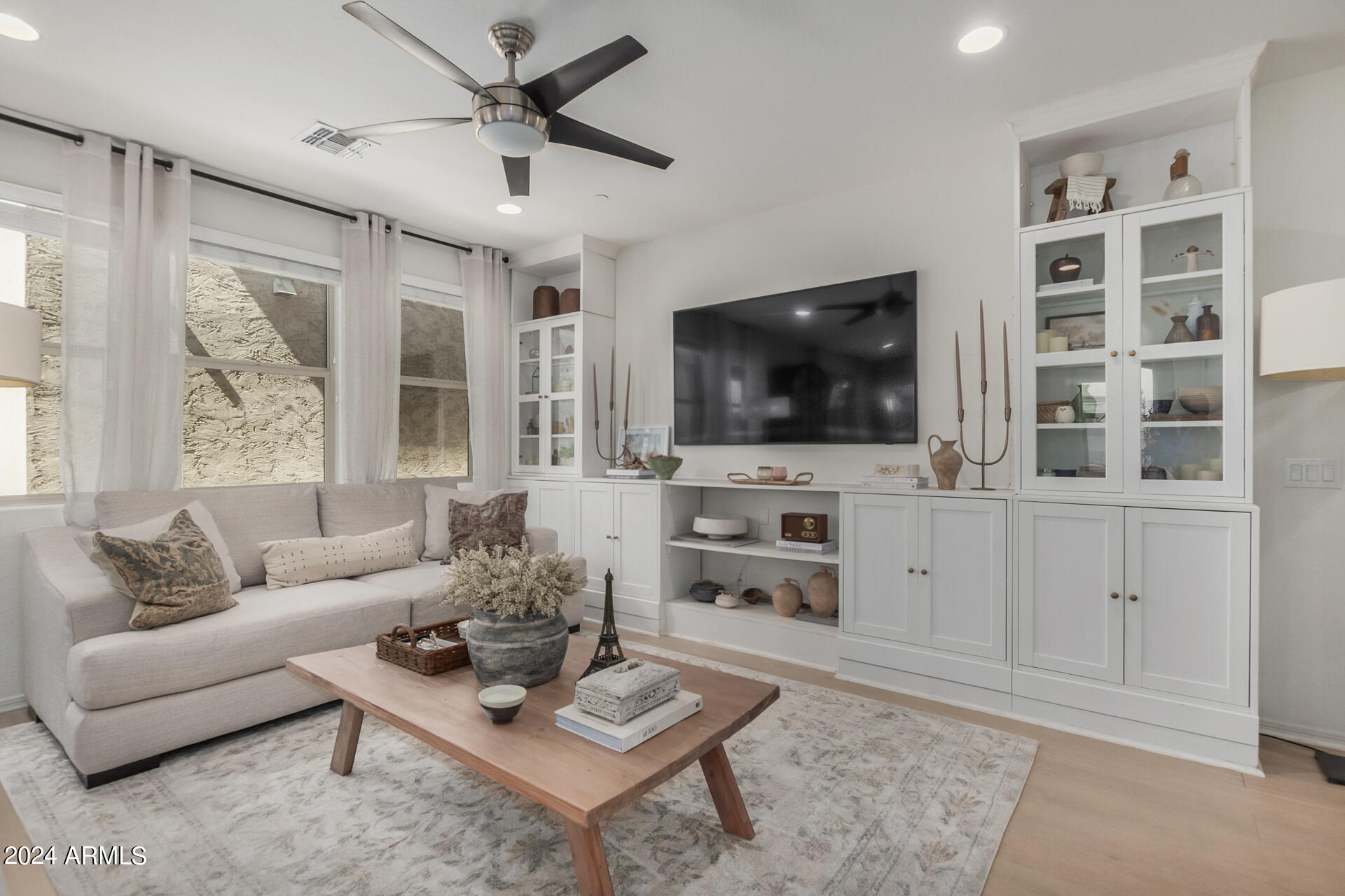 4648 E TIERRA BUENA Lane