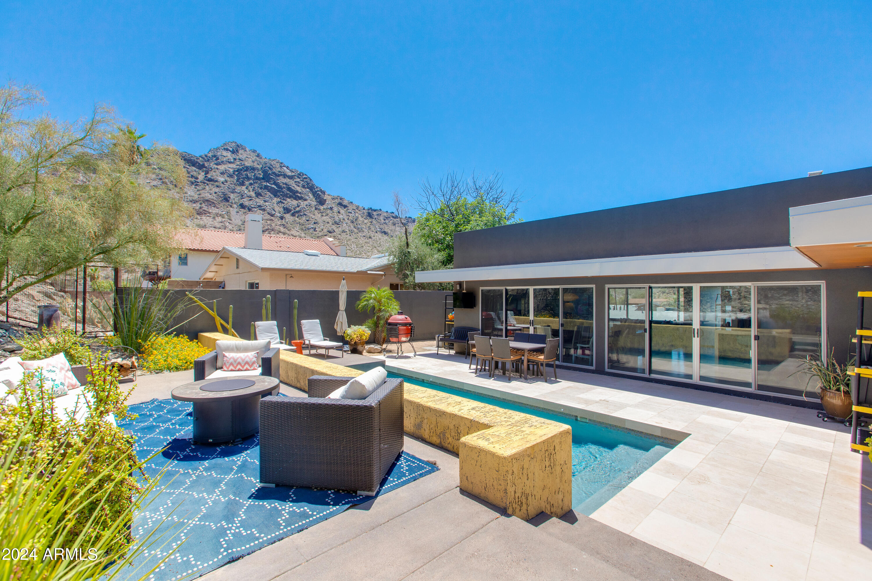 2230 E BELMONT Avenue