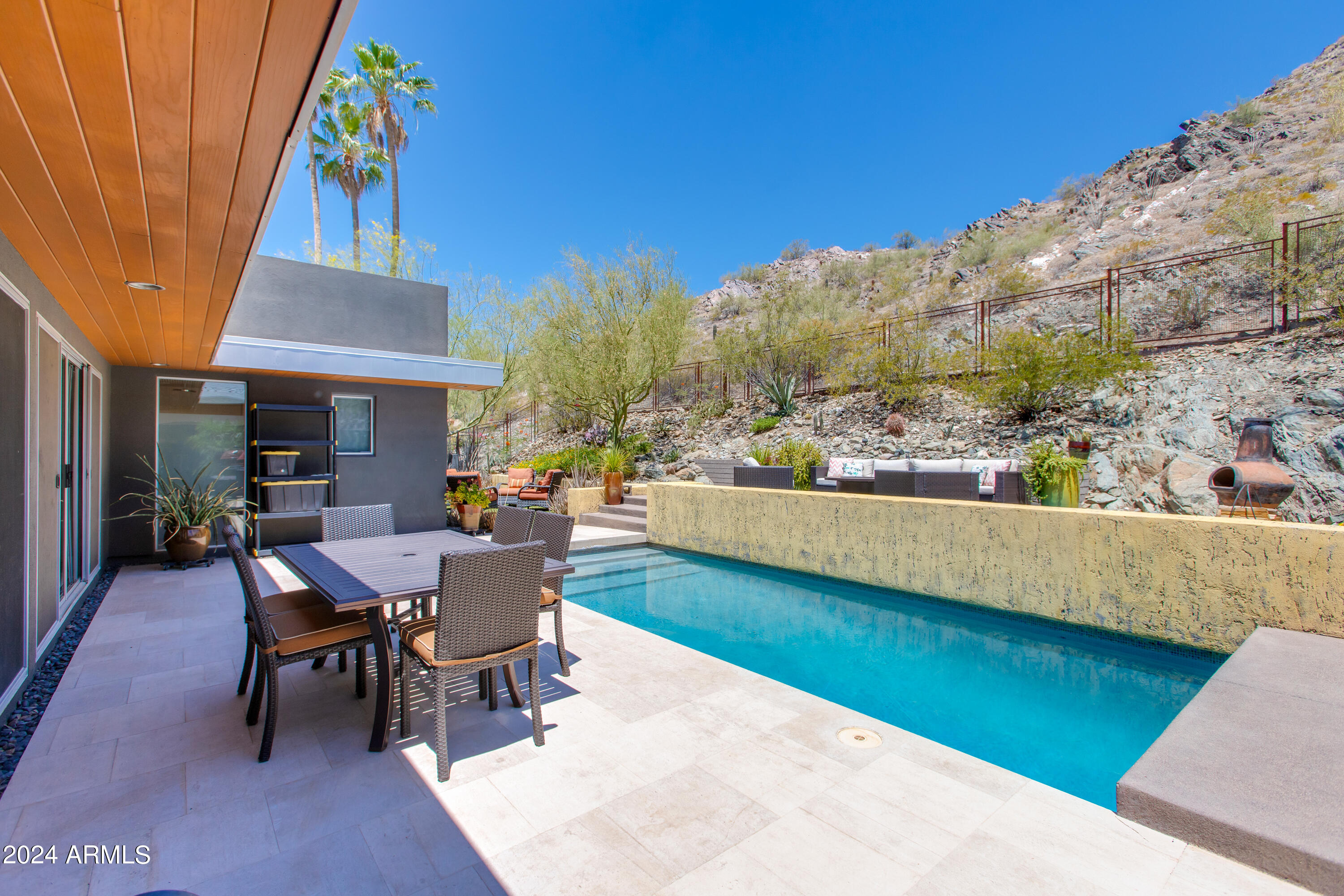 2230 E BELMONT Avenue