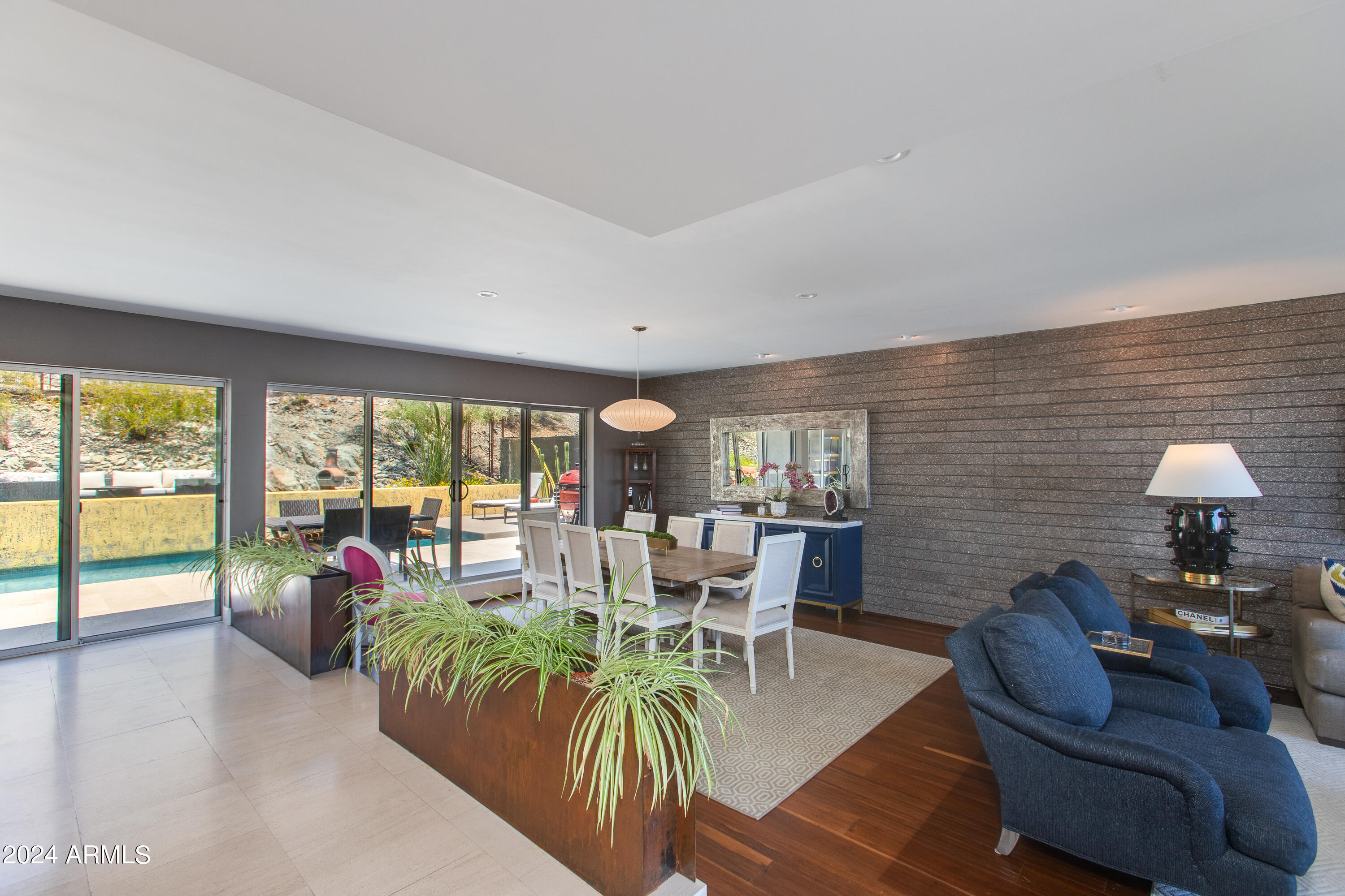 2230 E BELMONT Avenue