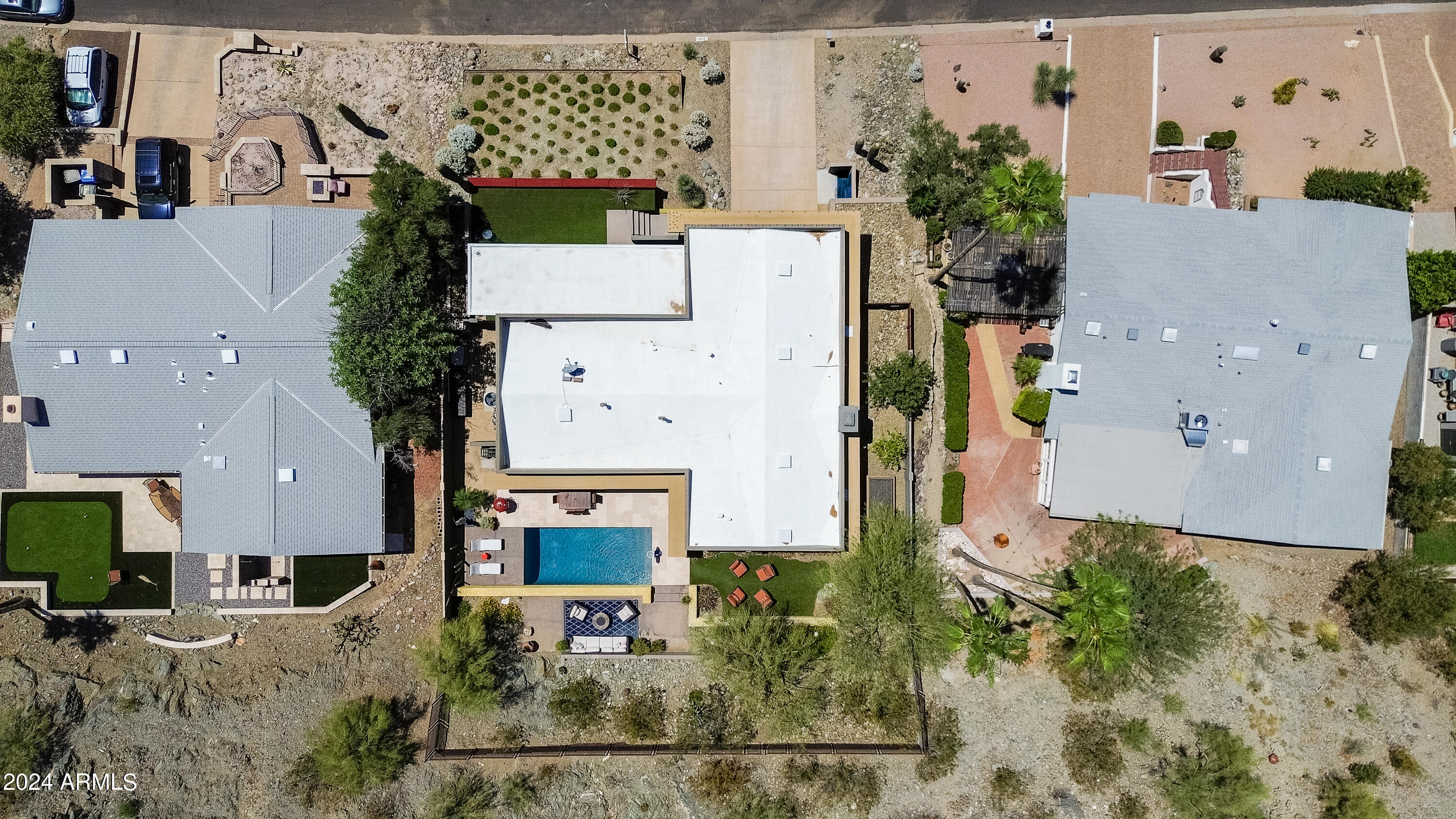 2230 E BELMONT Avenue