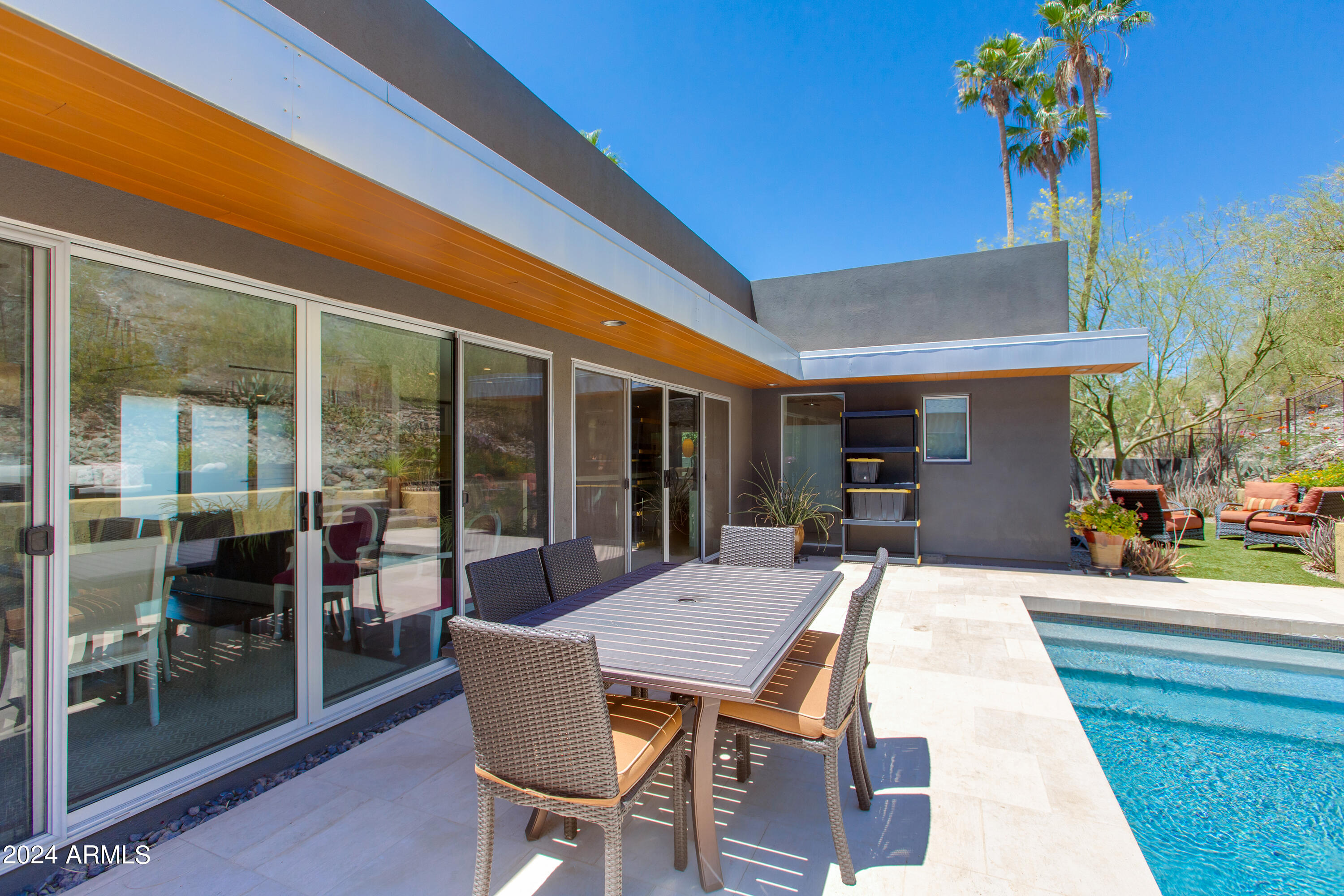 2230 E BELMONT Avenue