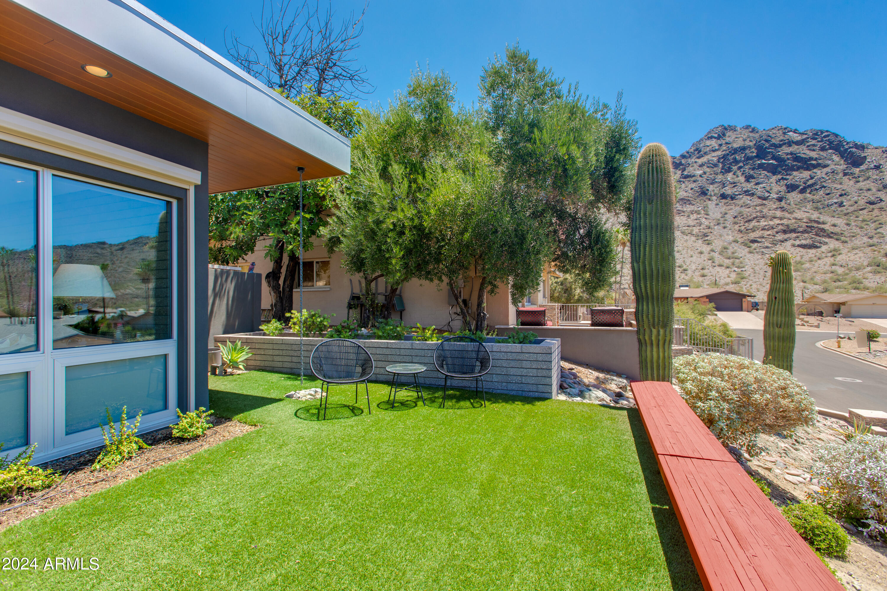 2230 E BELMONT Avenue