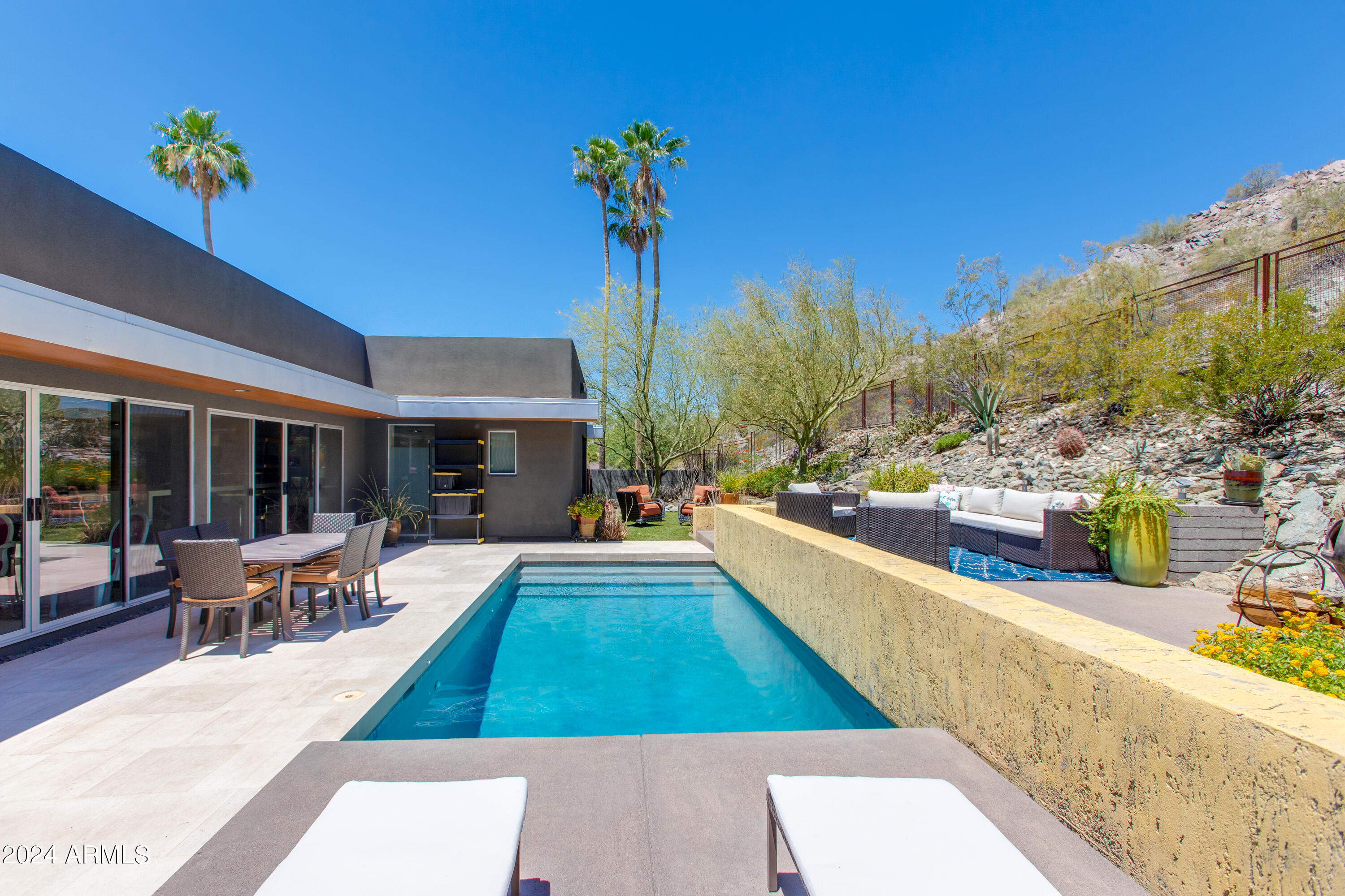 2230 E BELMONT Avenue