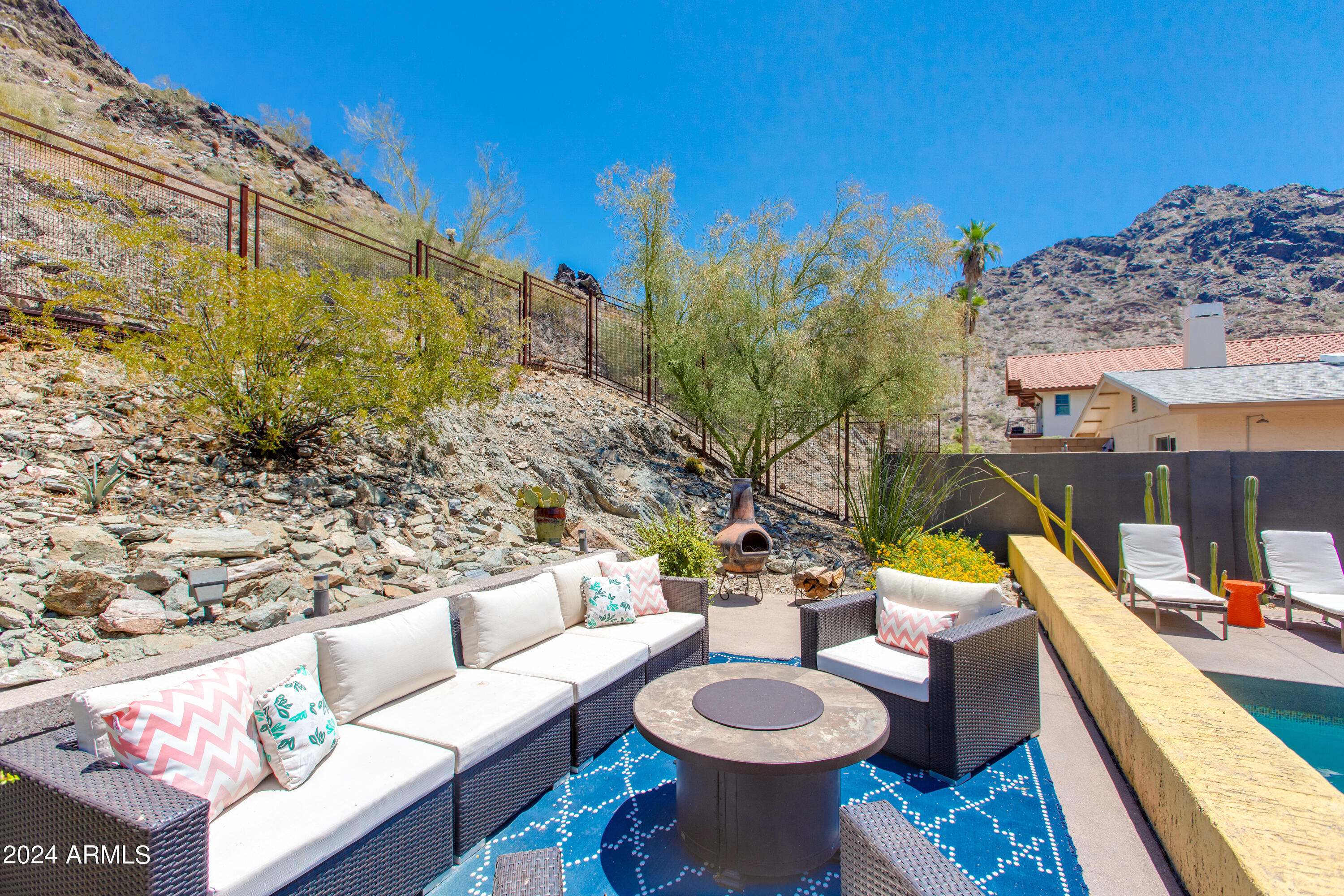 2230 E BELMONT Avenue