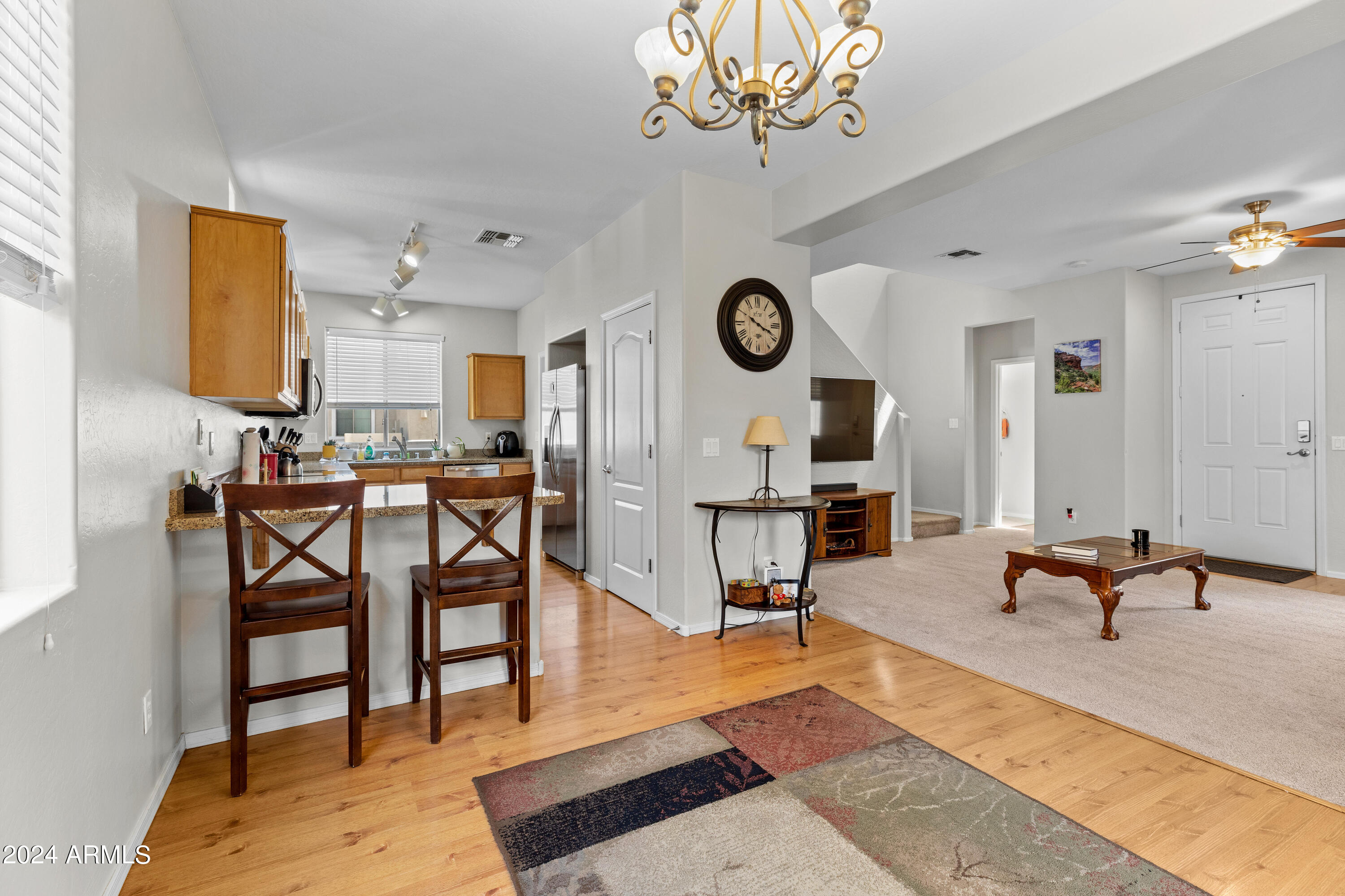 864 S COLONIAL Drive