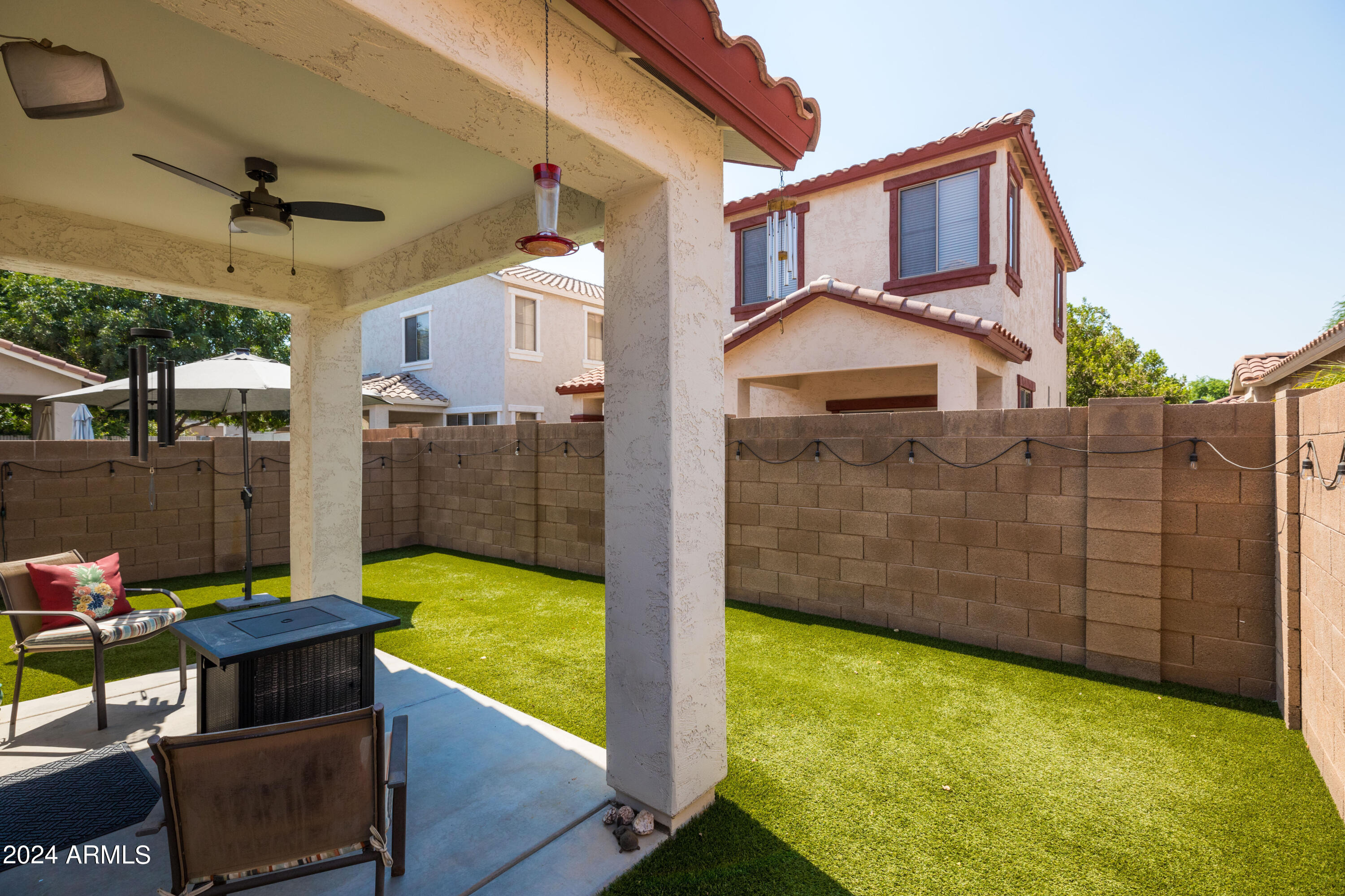 864 S COLONIAL Drive